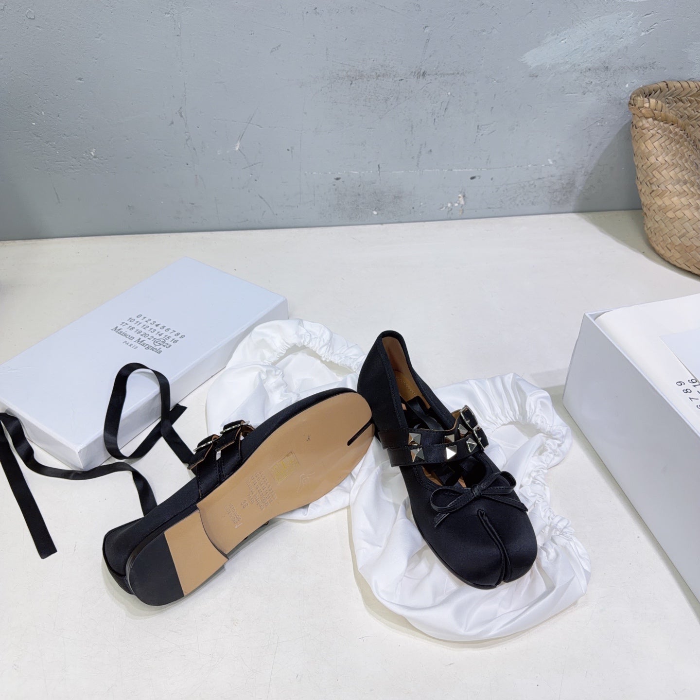 MM6 Strappy Split-Toe Ballerina Black Satin 893690