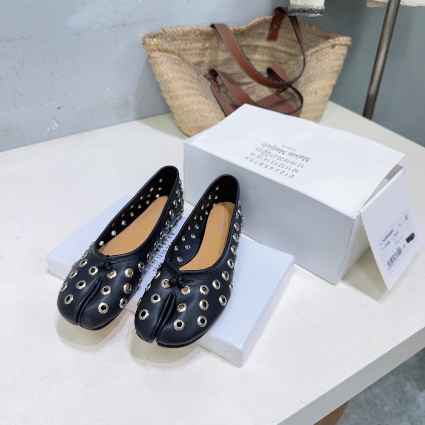 MM6 Bellissima Ballerina Eyelet Details Black Cowhide 893694