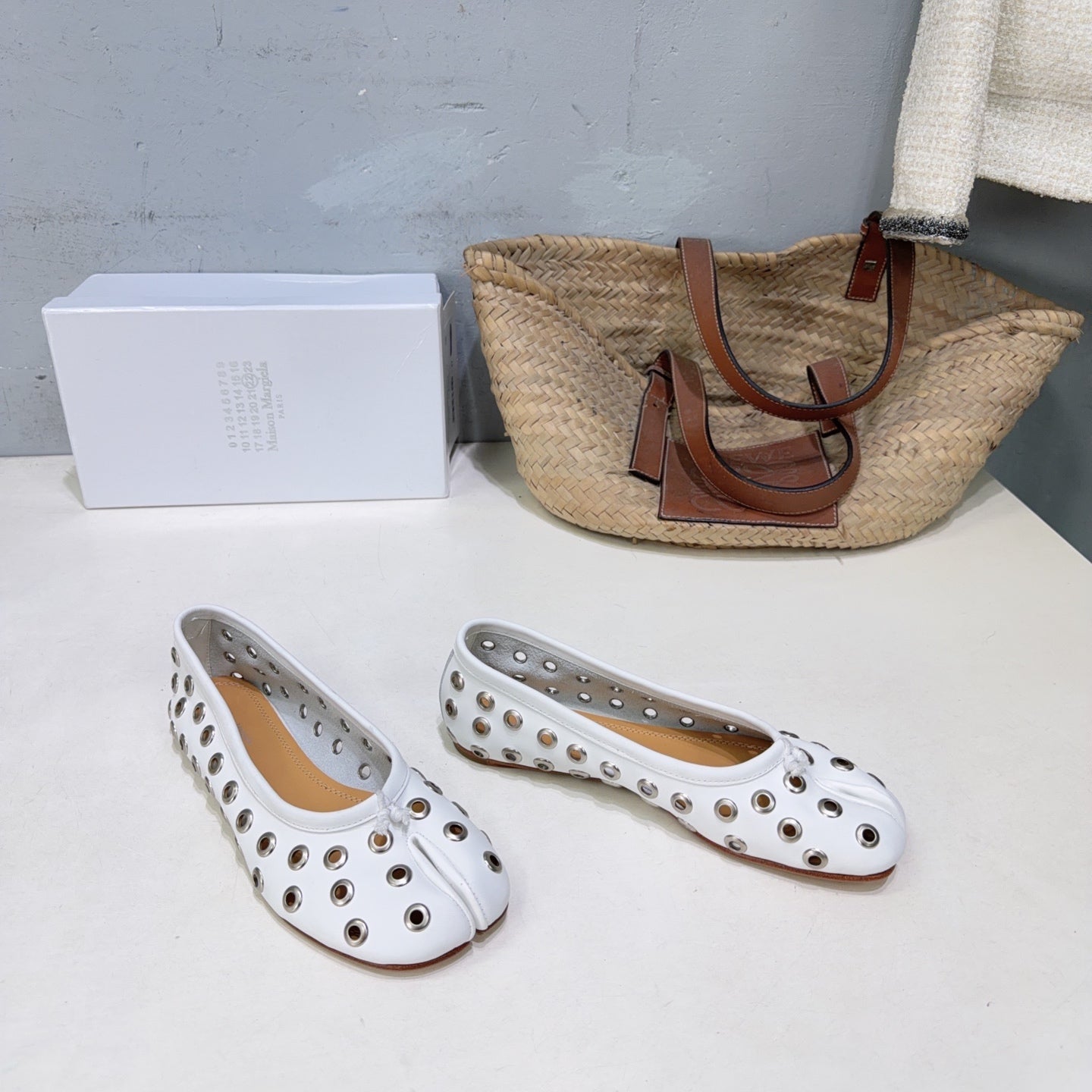 MM6 Bellissima Ballerina Eyelet Details White Cowhide 893696