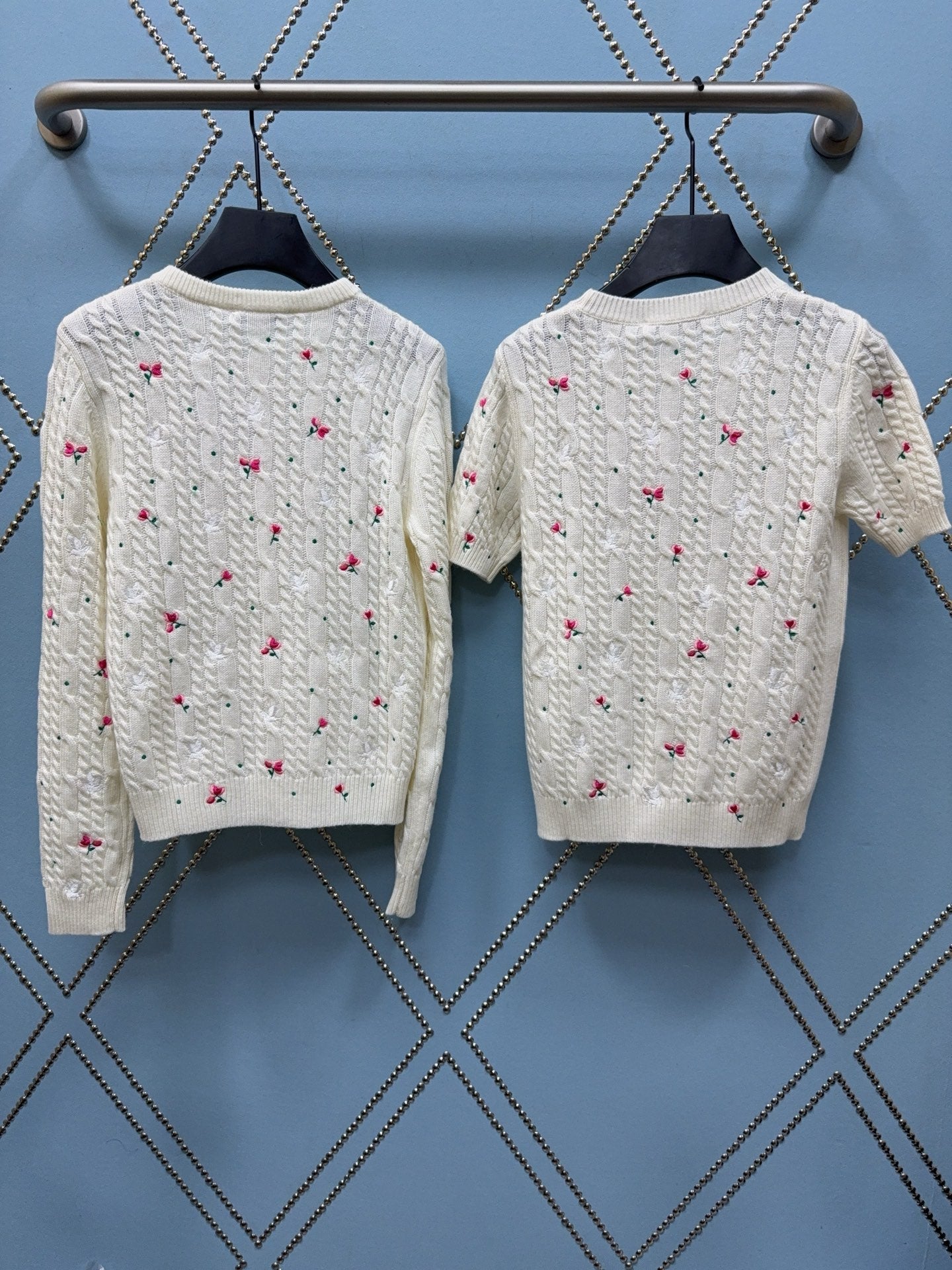 CD SS26 Set Dioramour Embroidered Cardigan Short-Sleeved Sweater Ecru Cashmere 351370