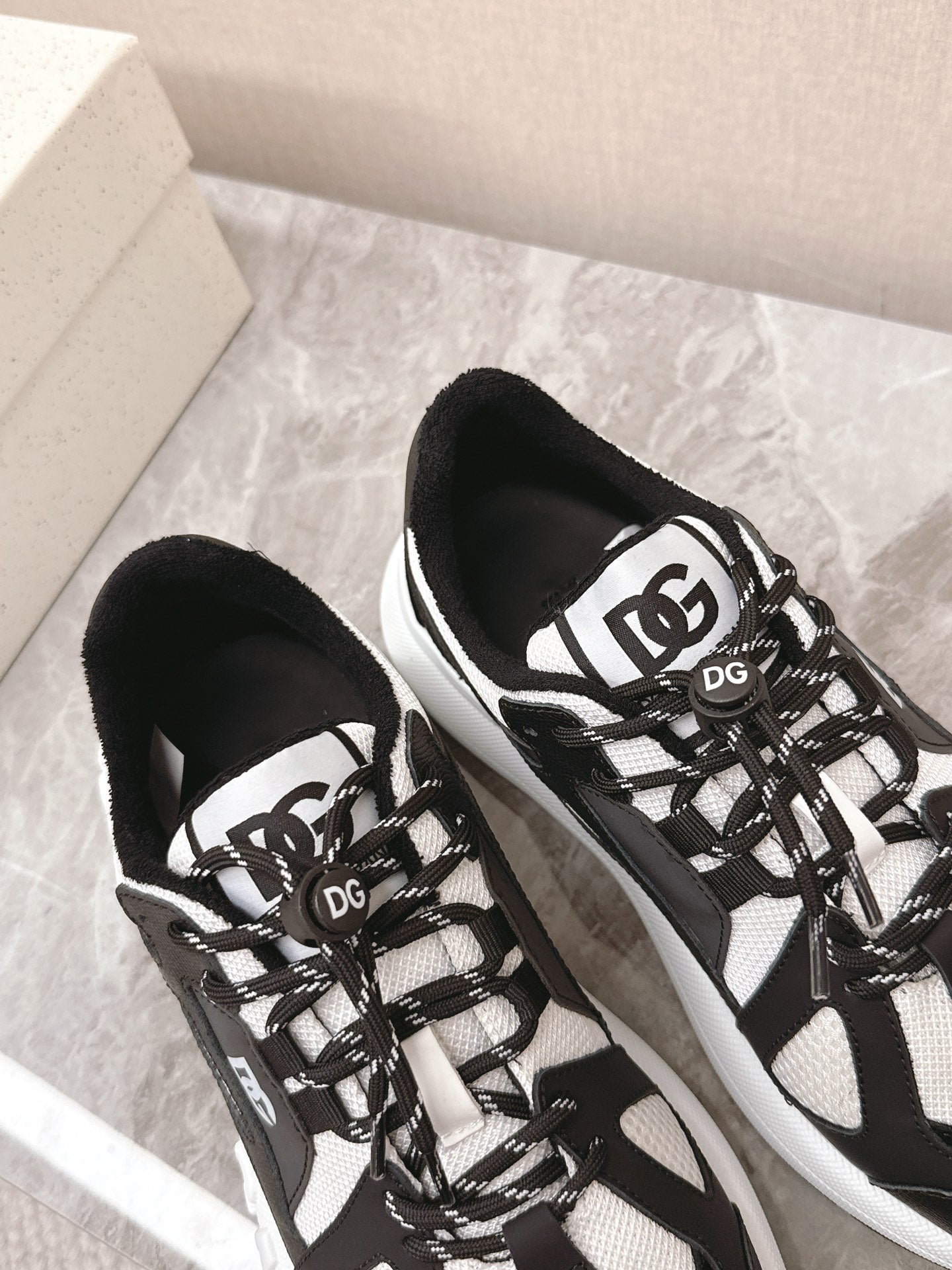 DC Chunky Sneakers White Black Cowhide & Mesh Lining 339126