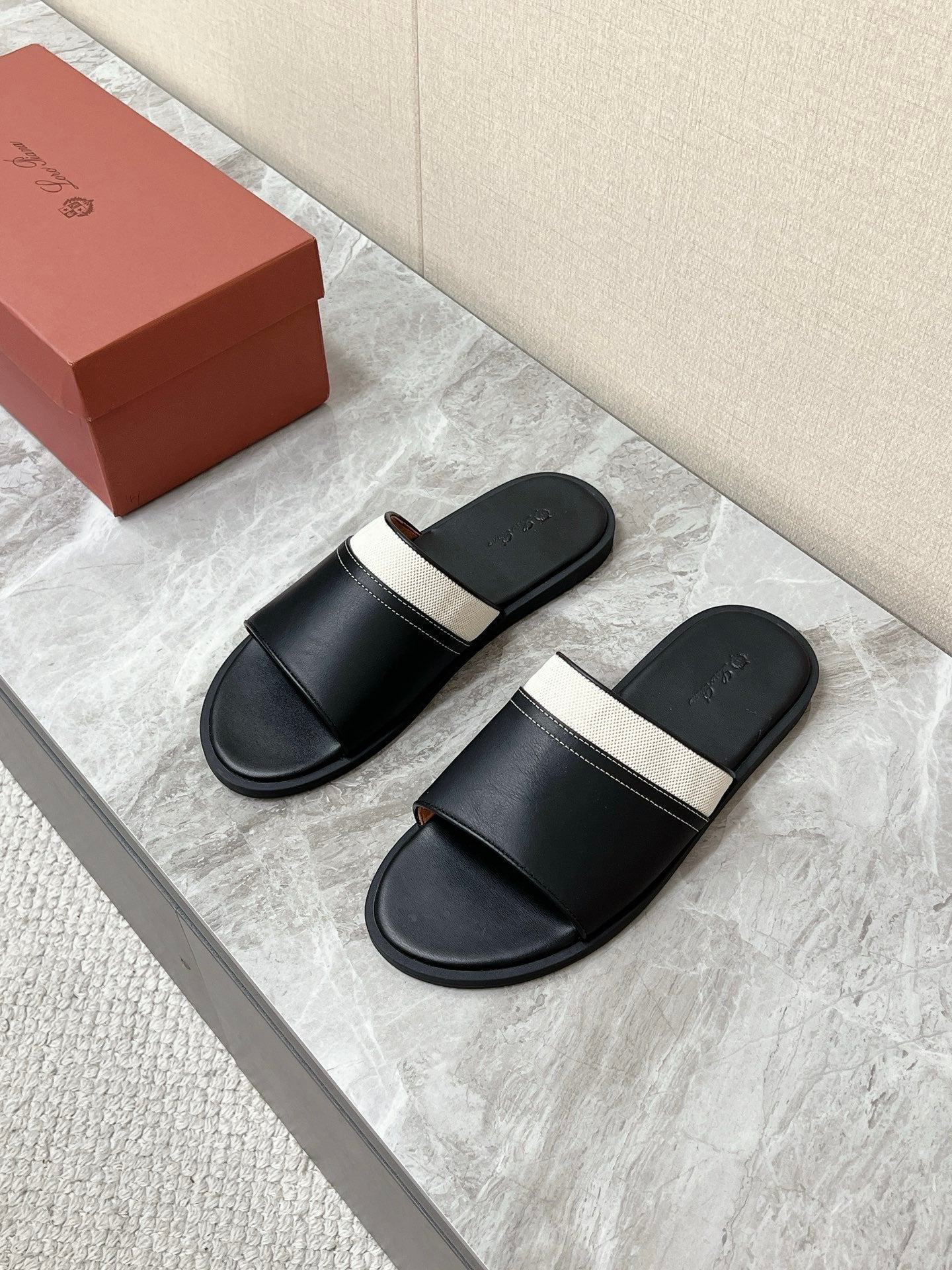 LP 26s Men’s Slides Sandal In Black Calfskin And Ivory White Canvas