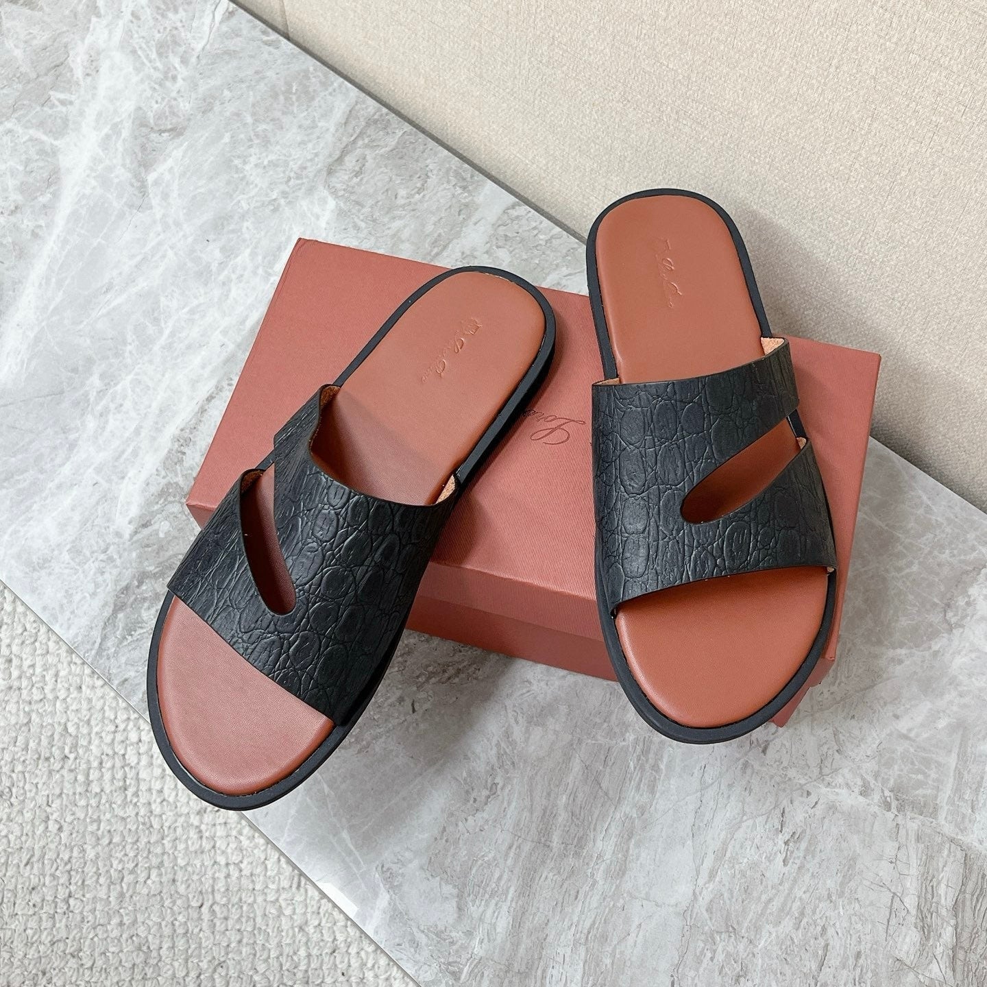 LP 26s Men’s Cutout Slides In Black Grained Calfskin