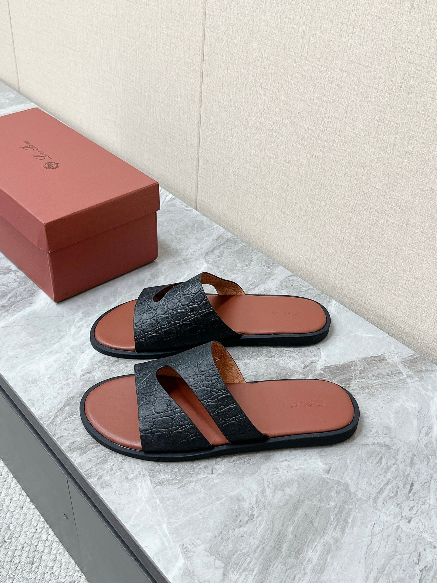 LP 26s Men’s Cutout Slides In Black Grained Calfskin
