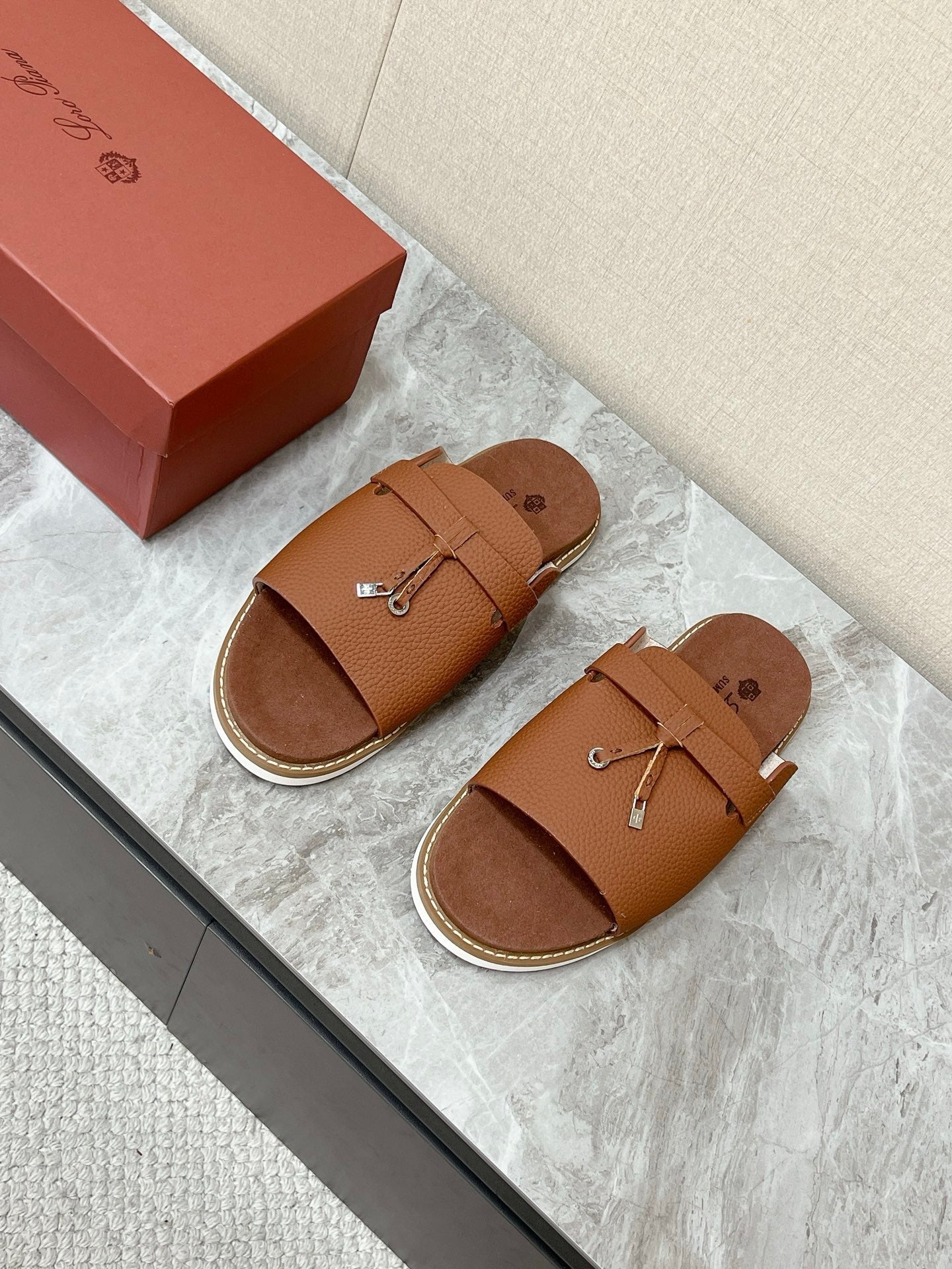 LP 26s Men’s Lock Charm Slides In Caramel Brown Calfskin Silver Hardware