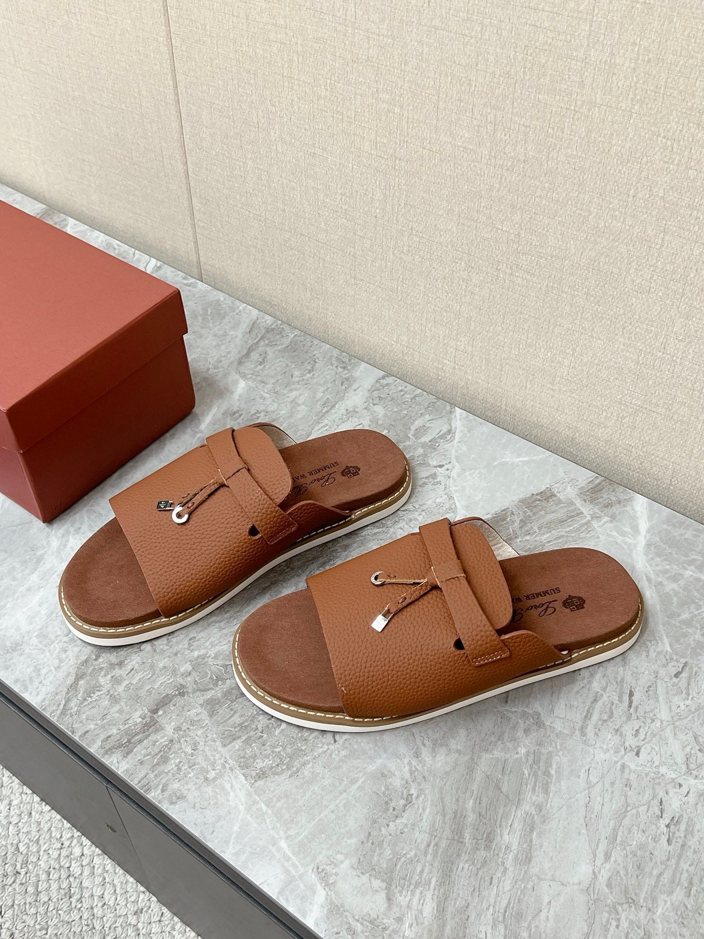 LP 26s Men’s Lock Charm Slides In Caramel Brown Calfskin Silver Hardware