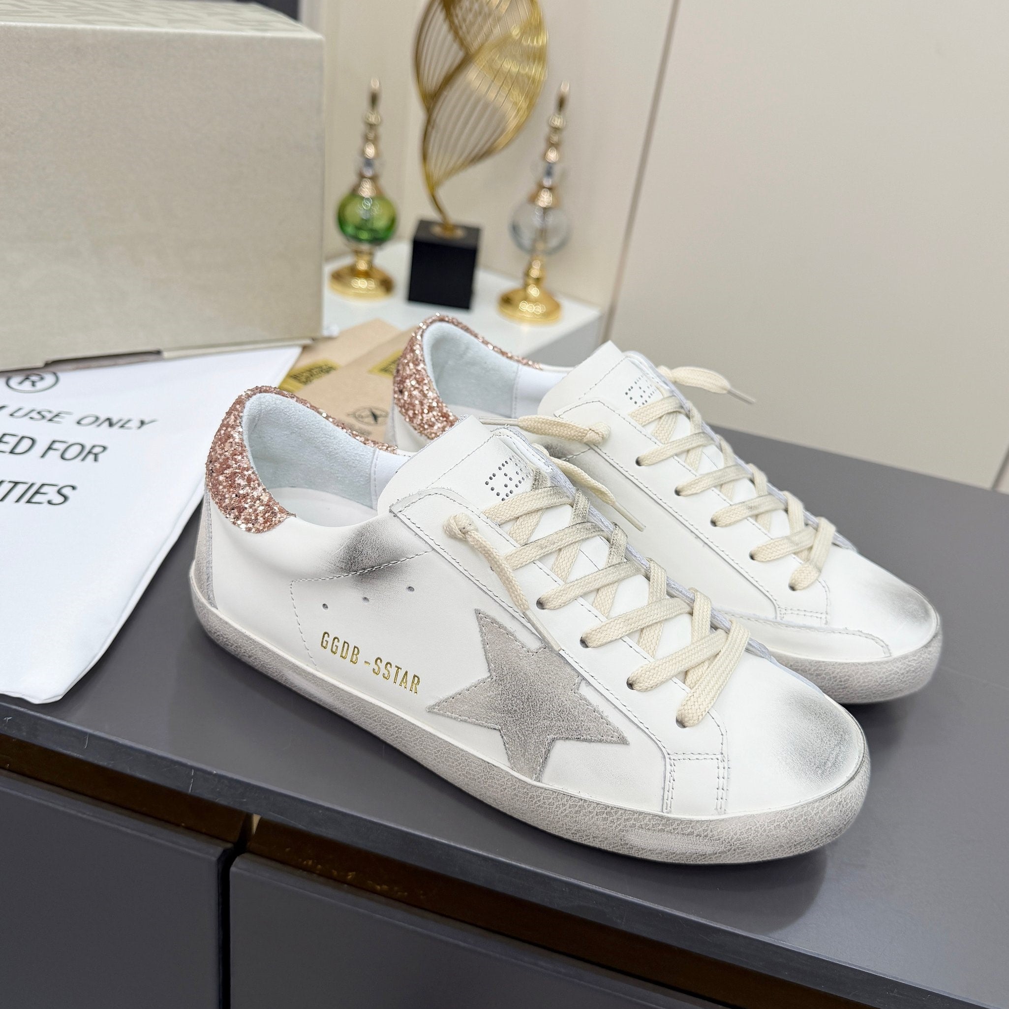 Golden Goose 26s Superstar Sneakers White Gold Glitter Leather 735894