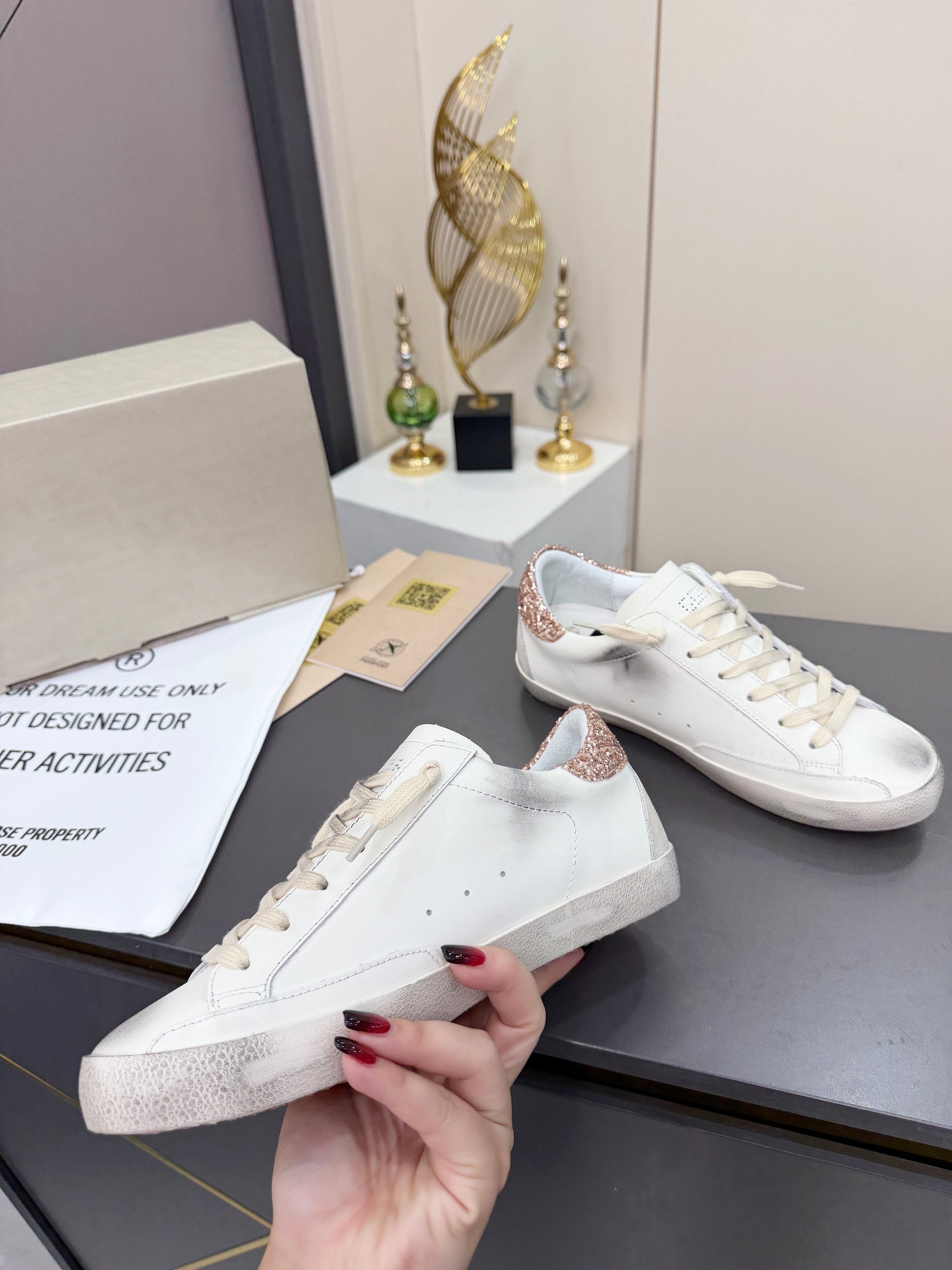 Golden Goose 26s Superstar Sneakers White Gold Glitter Leather 735894