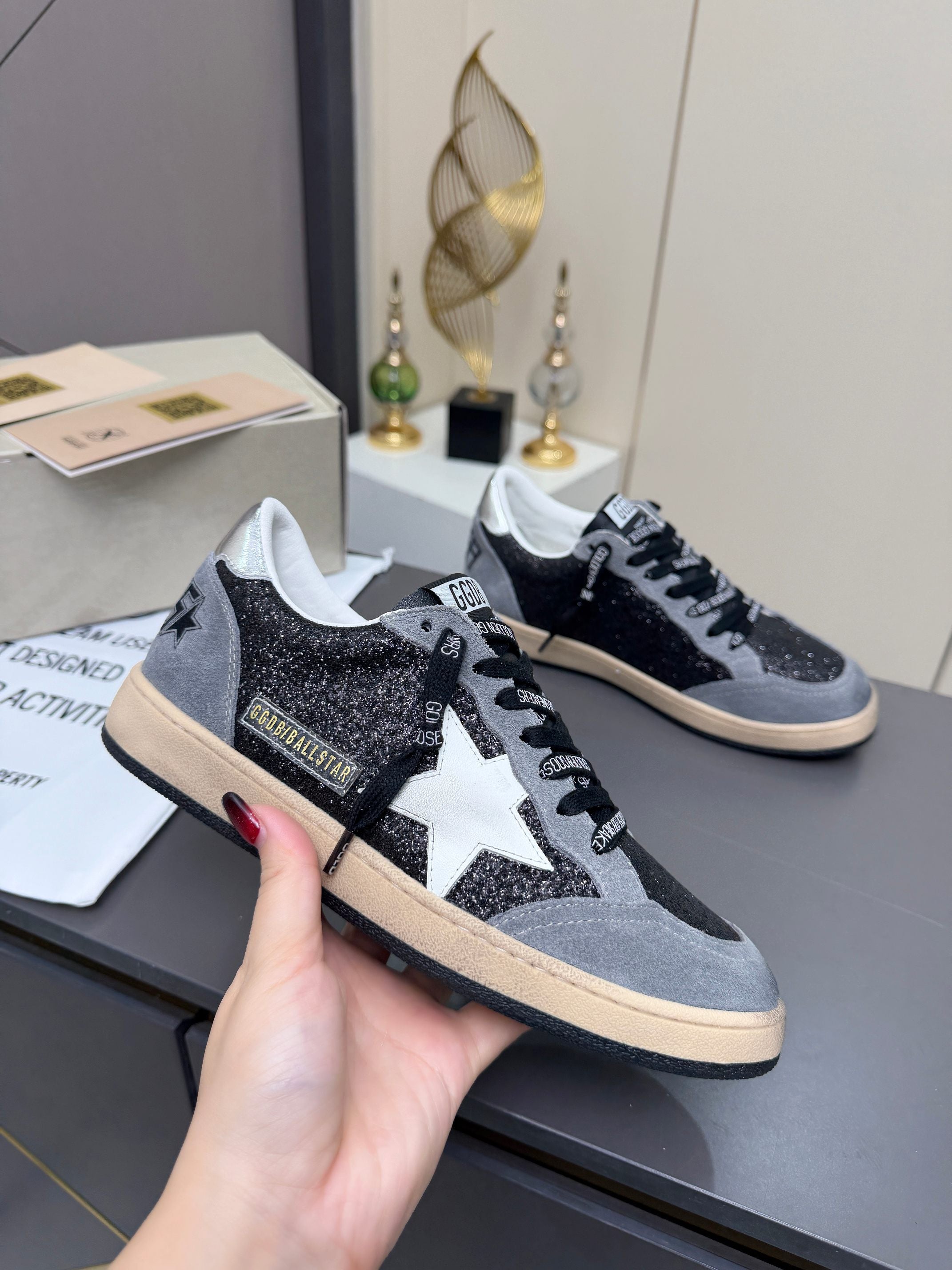 Golden Goose 26s Ball Star Sneakers Black Grey Suede Glitter 735897