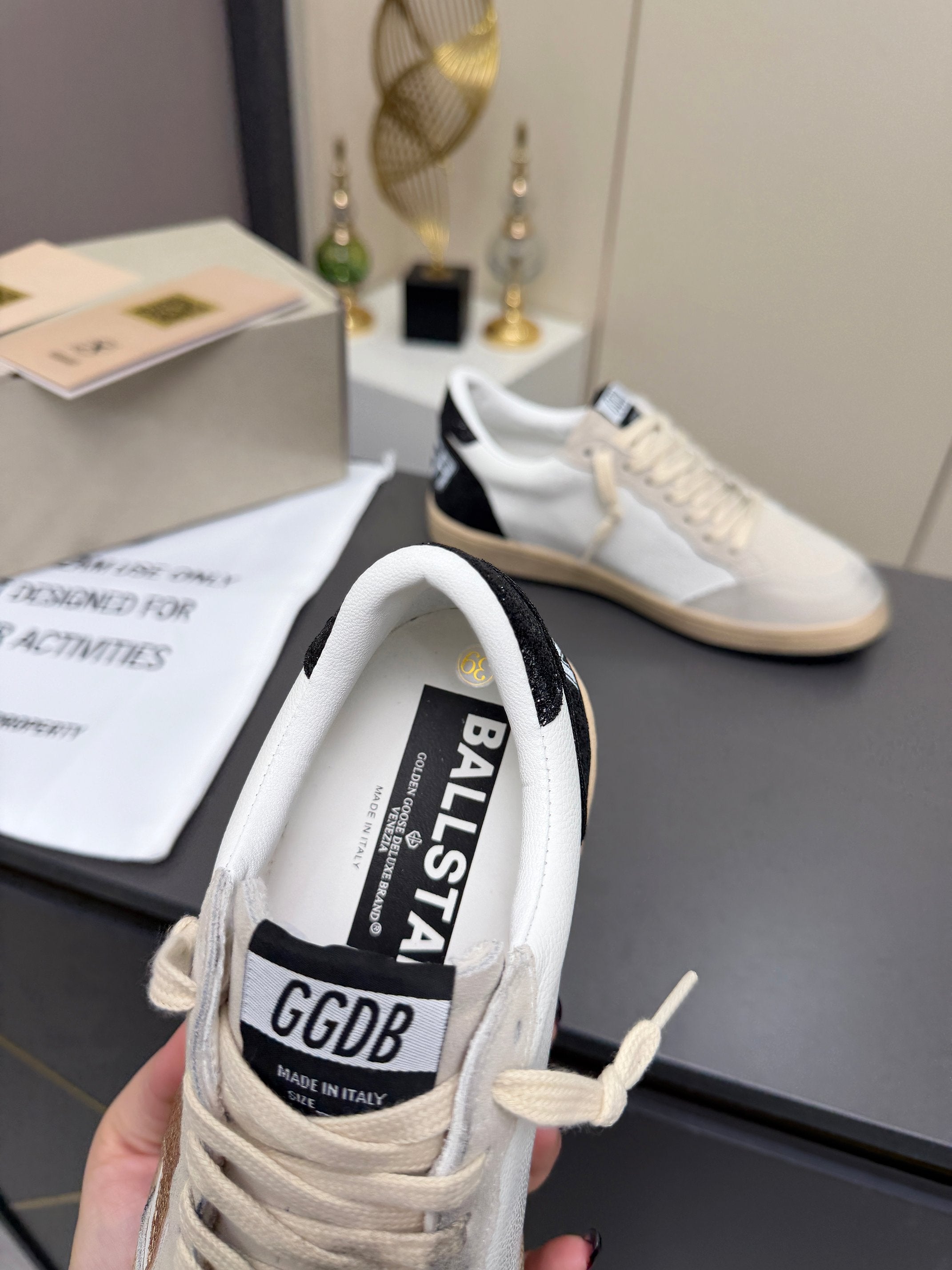 Golden Goose 26s Ball Star Sneakers White Black Glitter Leather 735904