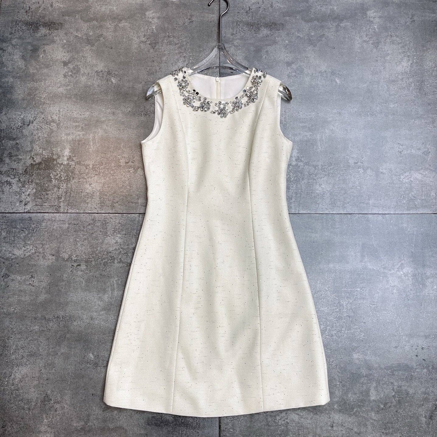 VT 26s Heiress-Style Cocktail Dress White Silk Polyester 400516