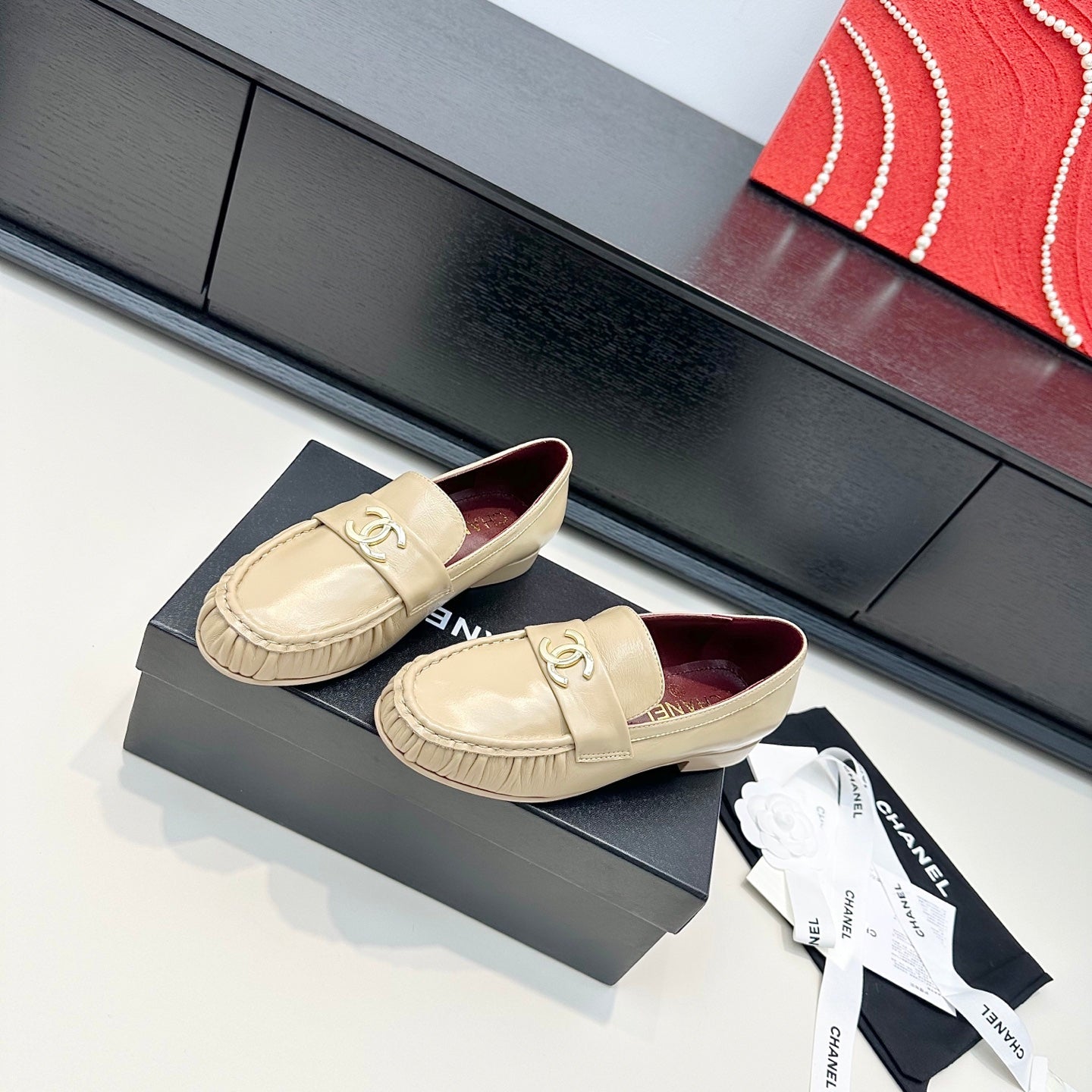 CC 26A Métiers d’art 2026 Loafer Beige Glossy Sheepskin 900229