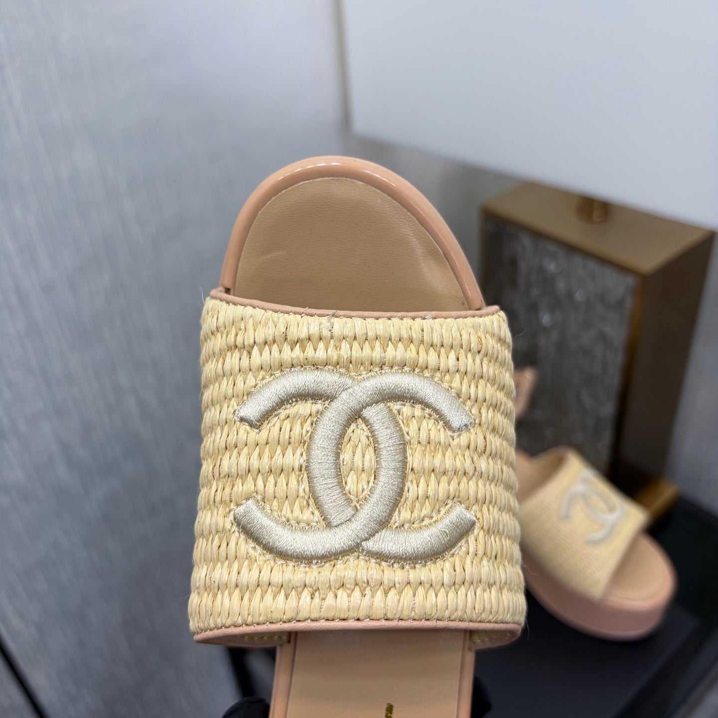 CC 26s Platform Sandal Beige Raffia Sheepskin 688695