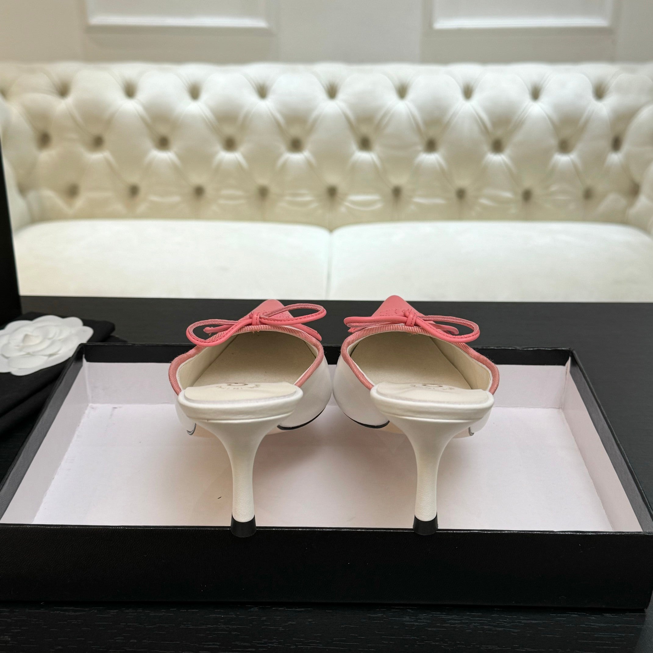 CC 26s Métiers d'Art Pointed-Toe Mule White Pink Sheepskin 700620