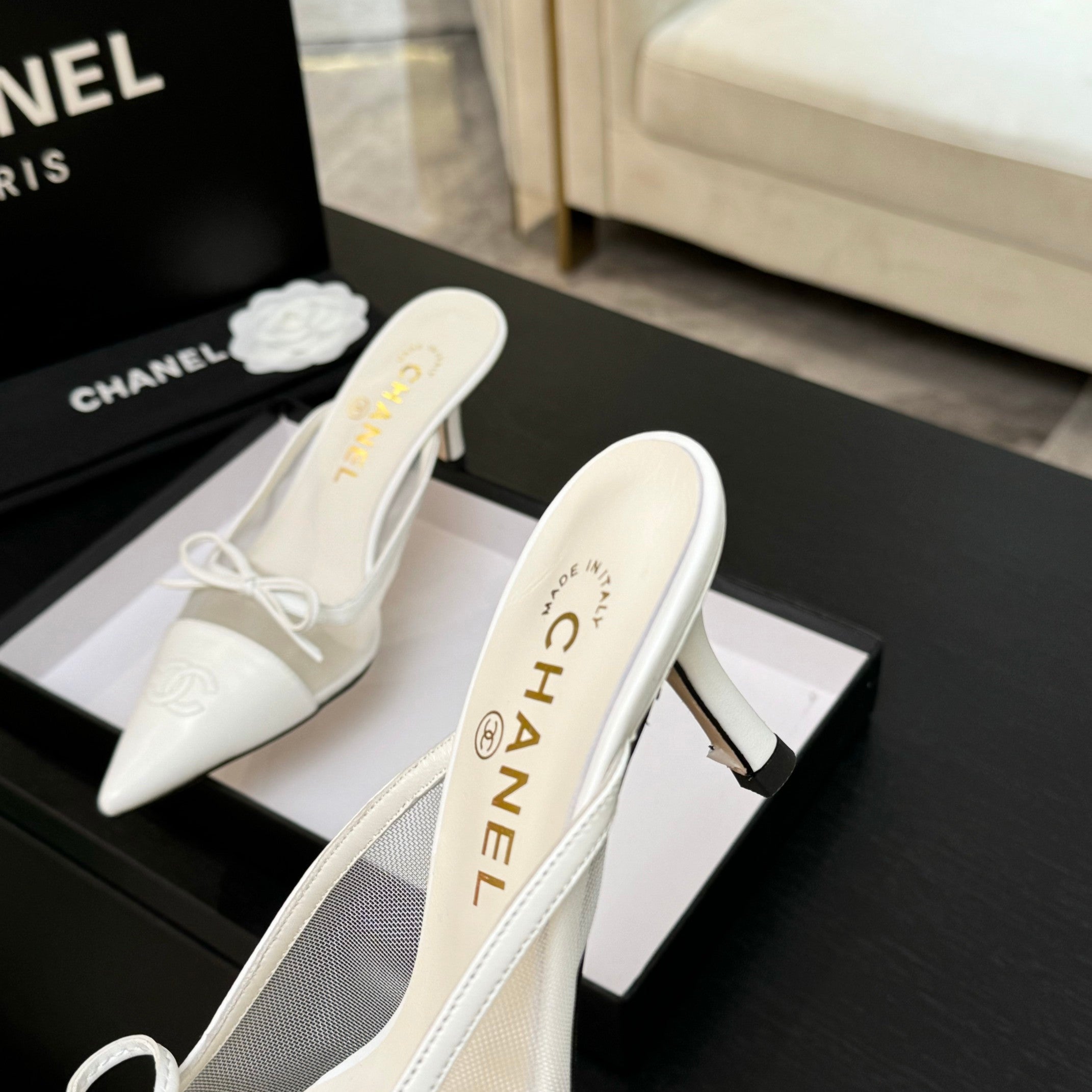 CC 26s Métiers d'Art Pointed-Toe Mule White Mesh Sheepskin 700623