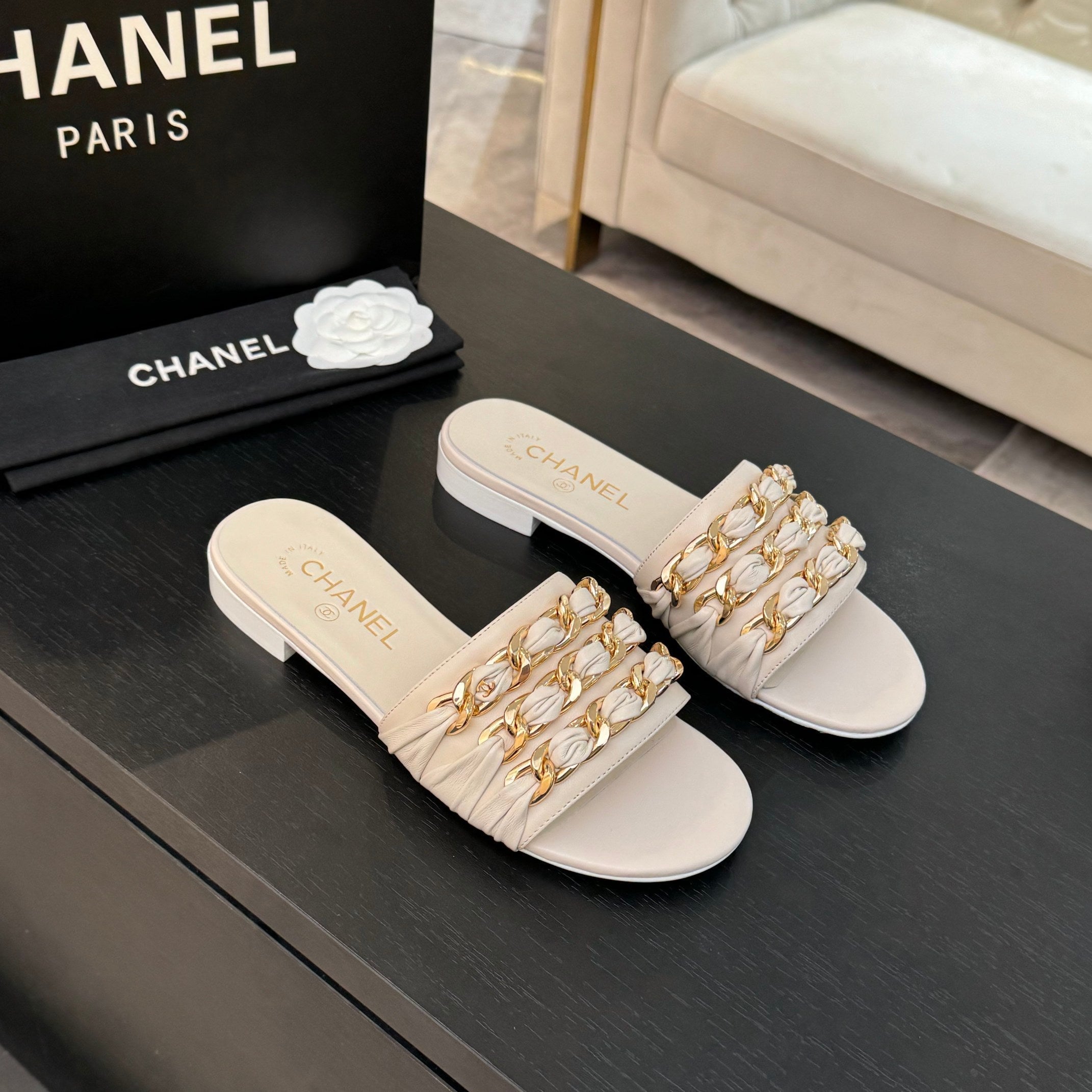 CC 25B Flat Mule Sandals Ivory Sheepskin With Chain 373815