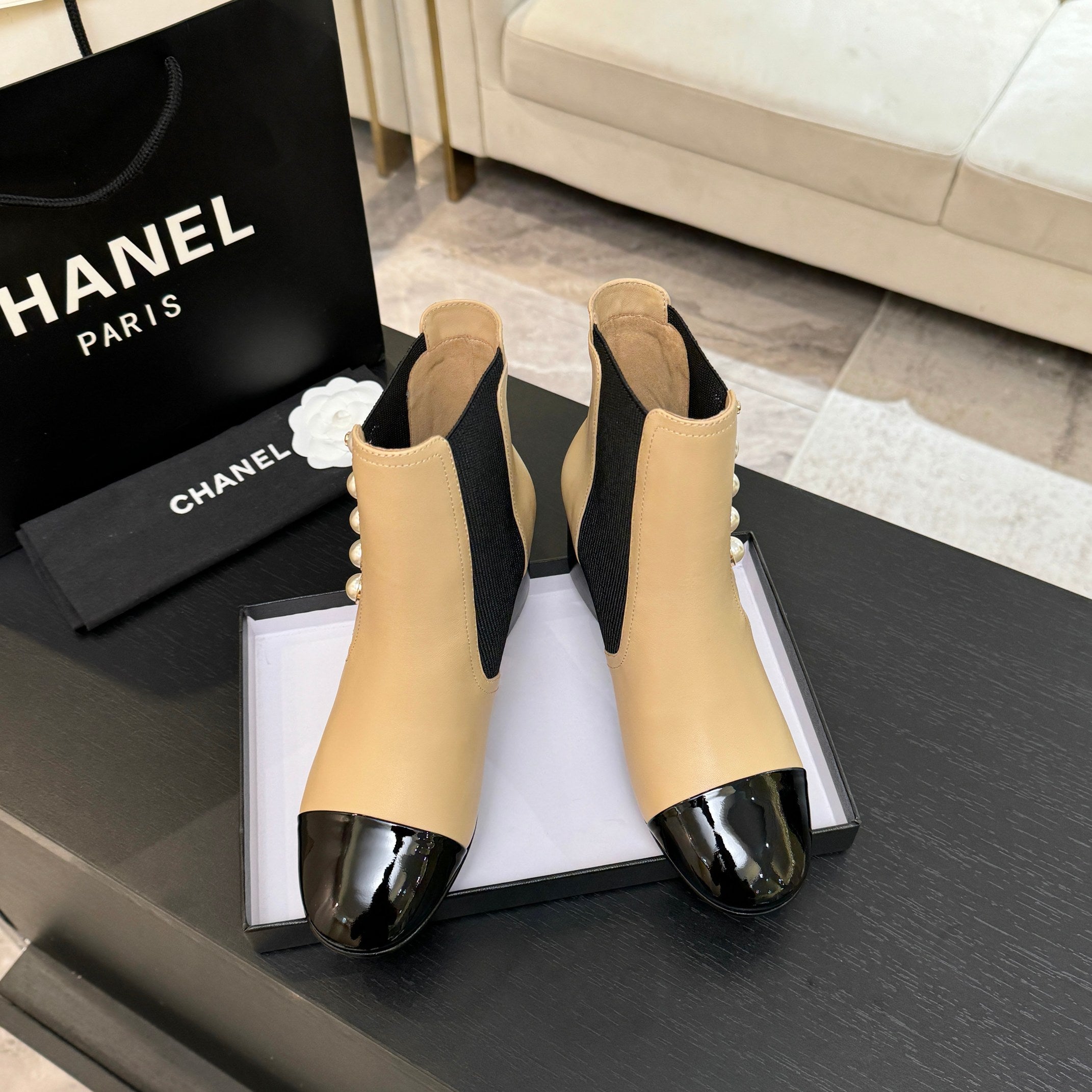 CC 25K FW Ankle Boots With Pearl 60mm Beige Sheepskin 528386
