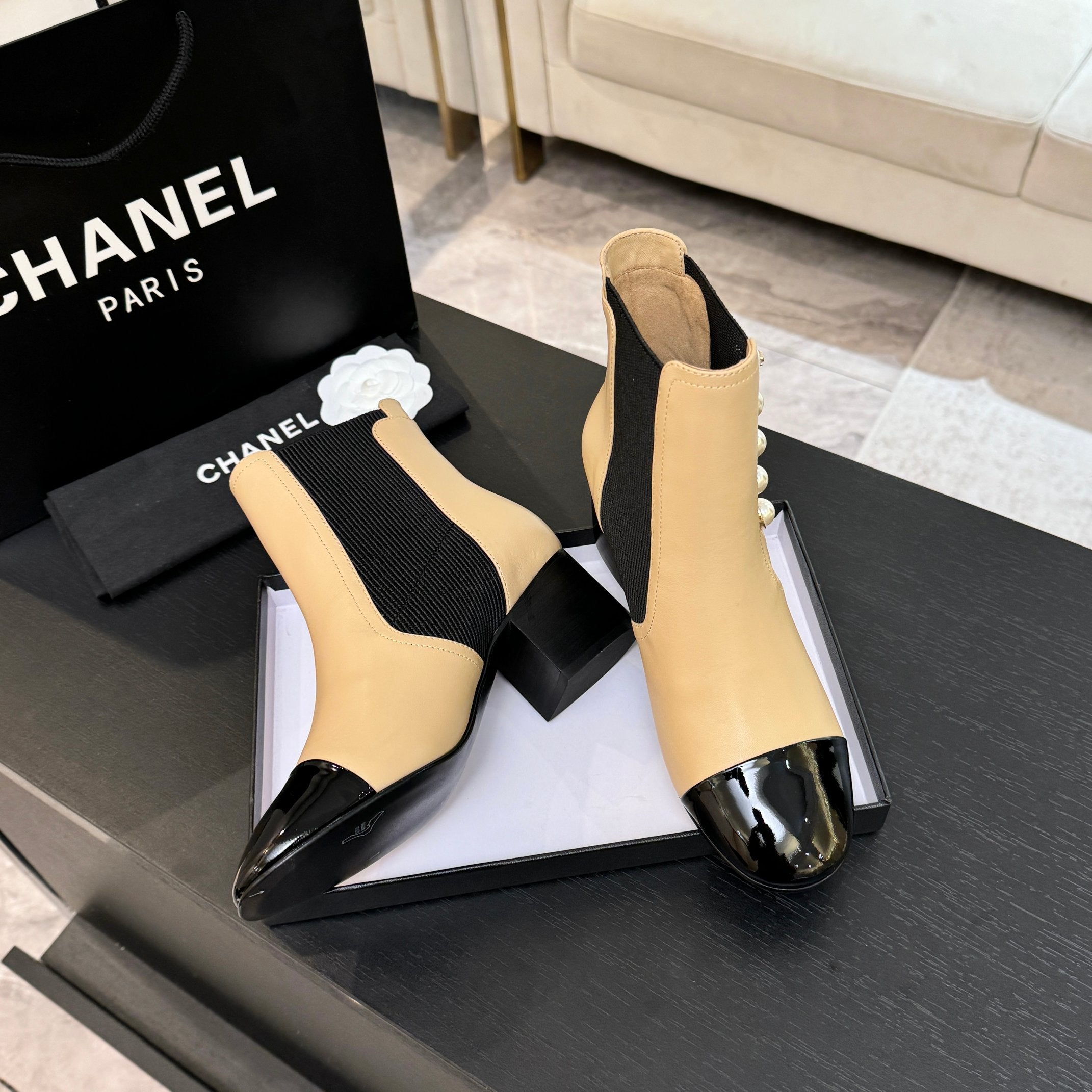 CC 25K FW Ankle Boots With Pearl 60mm Beige Sheepskin 528386