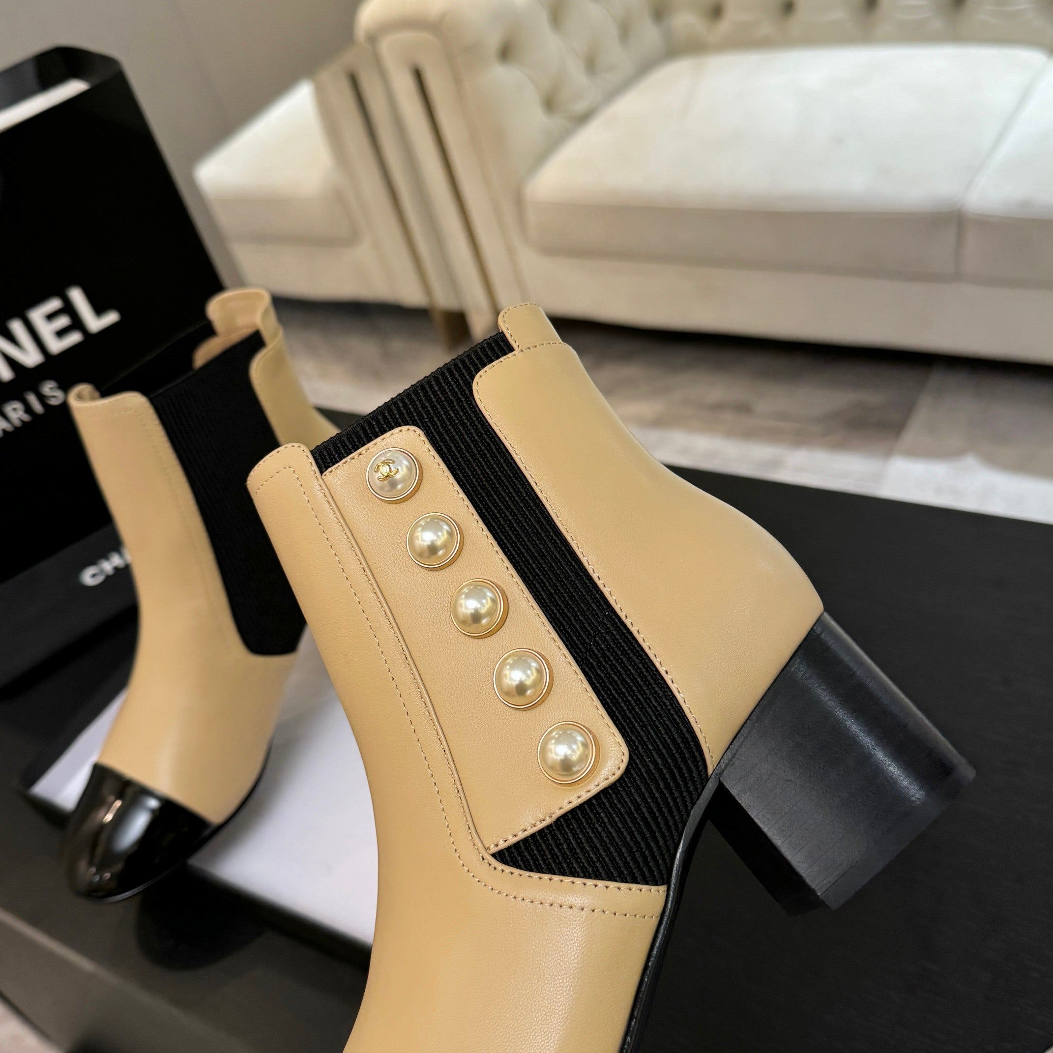 CC 25K FW Ankle Boots With Pearl 60mm Beige Sheepskin 528386