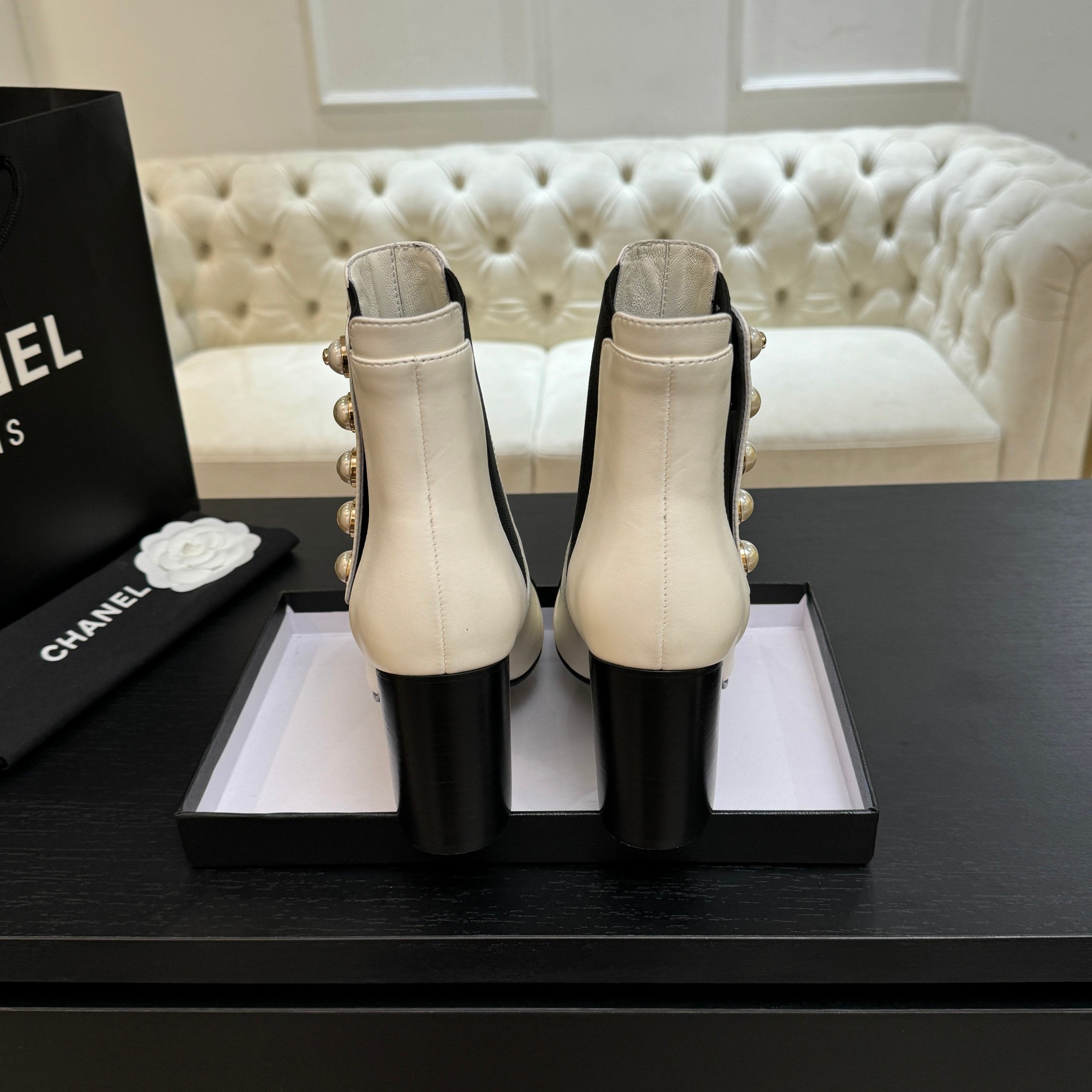 CC 25K FW Ankle Boots With Pearl 90mm White Sheepskin 528383