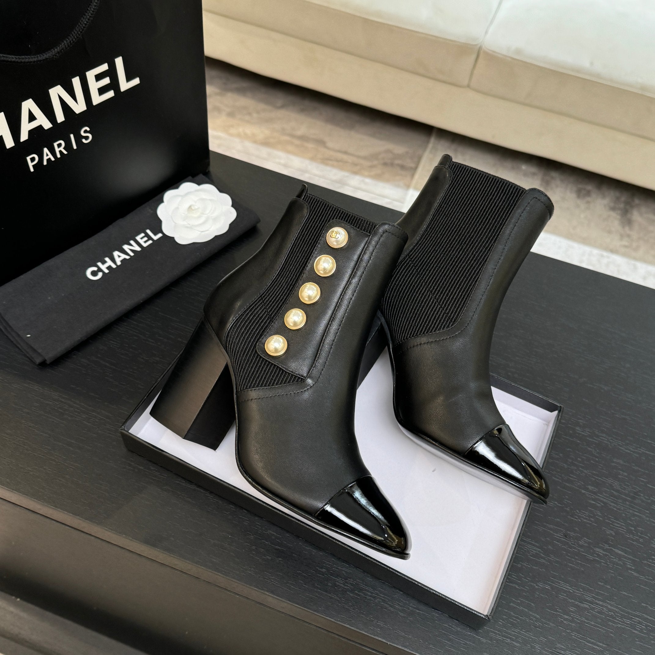CC 25K FW Ankle Boots With Pearl 90mm Black Sheepskin 528384