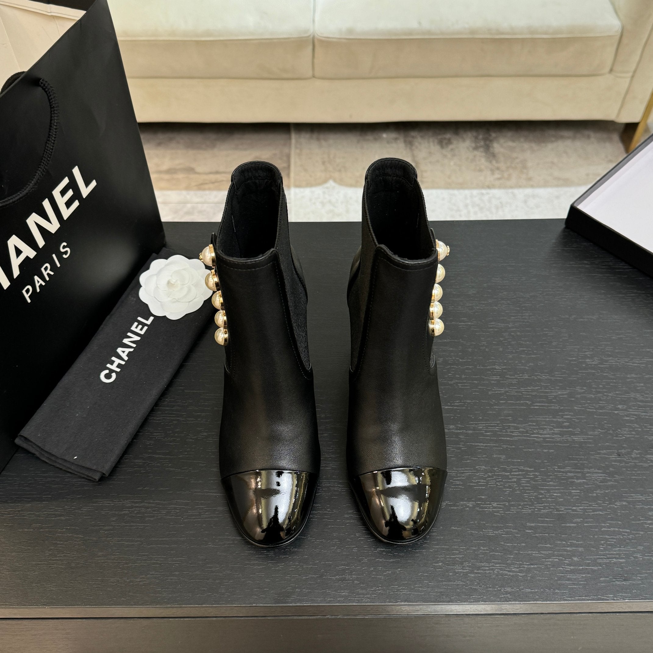 CC 25K FW Ankle Boots With Pearl 90mm Black Sheepskin 528384