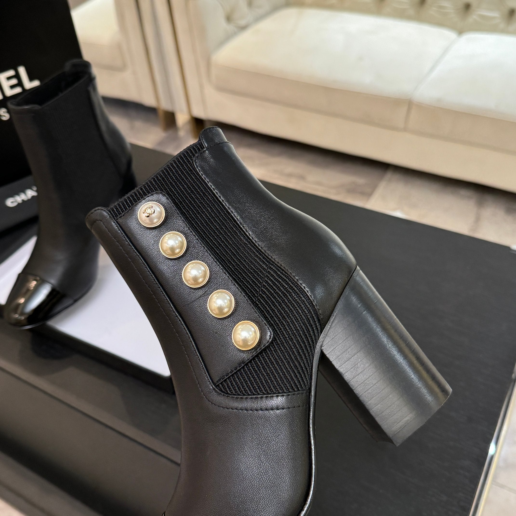 CC 25K FW Ankle Boots With Pearl 90mm Black Sheepskin 528384