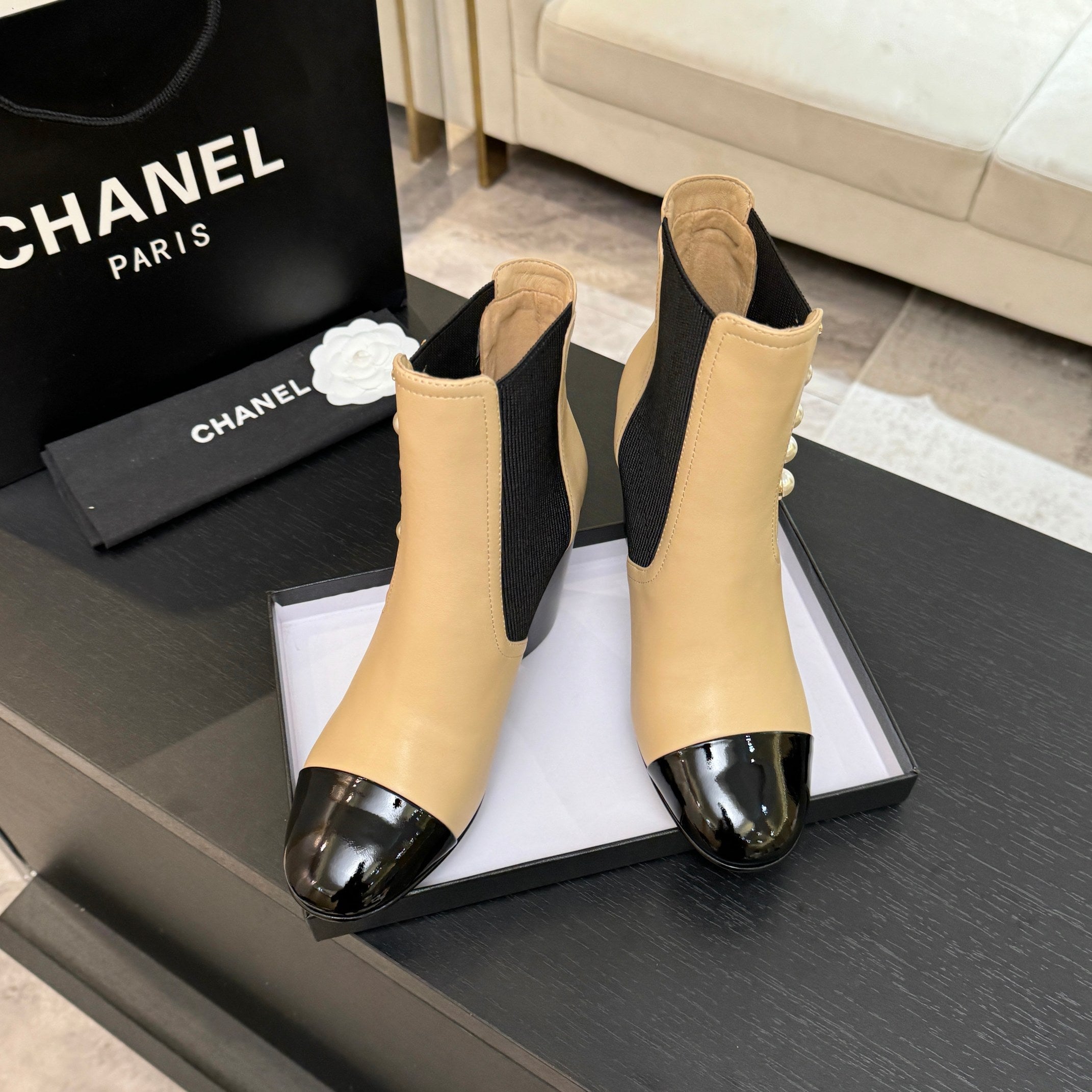 CC 25K FW Ankle Boots With Pearl 90mm Beige Sheepskin 528385