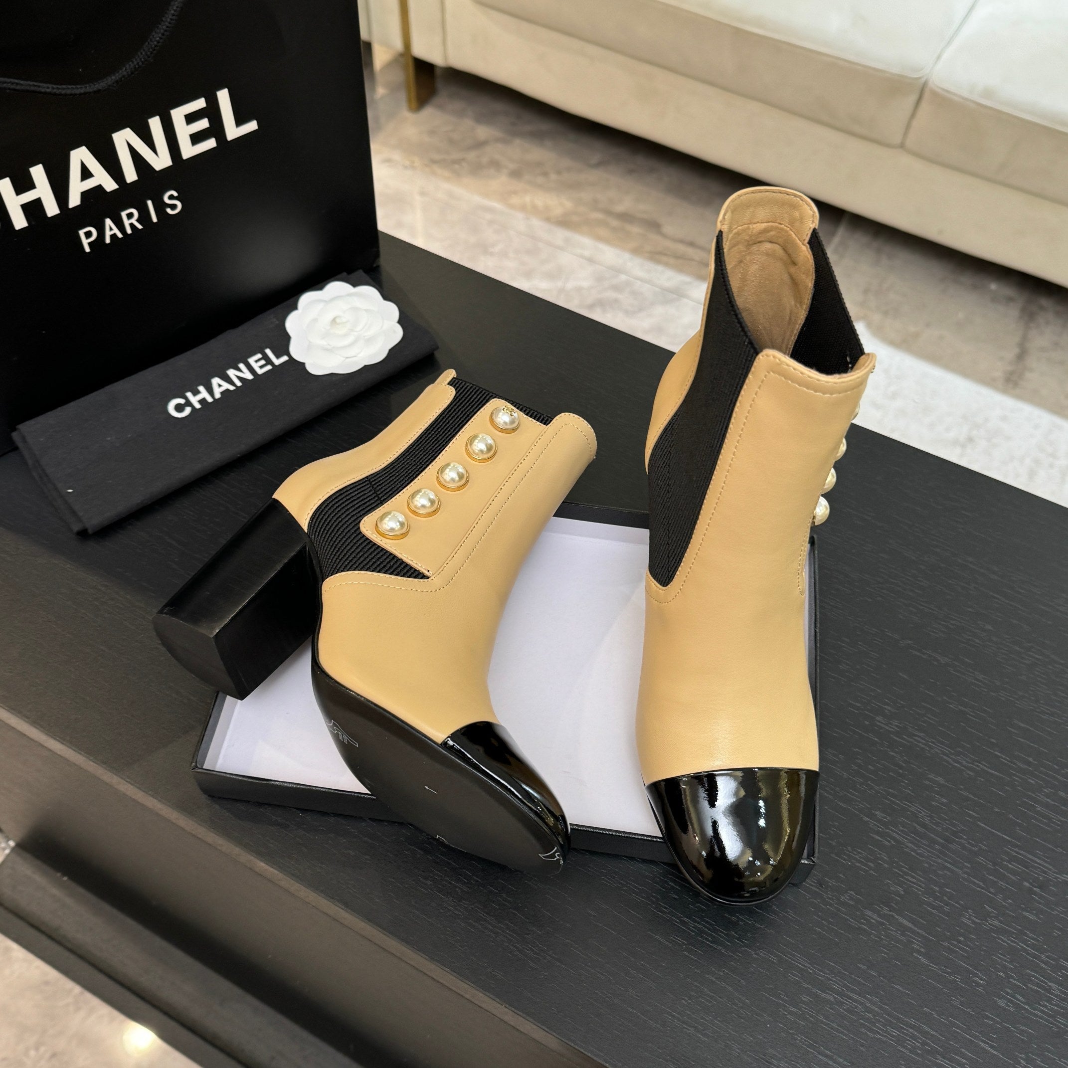 CC 25K FW Ankle Boots With Pearl 90mm Beige Sheepskin 528385