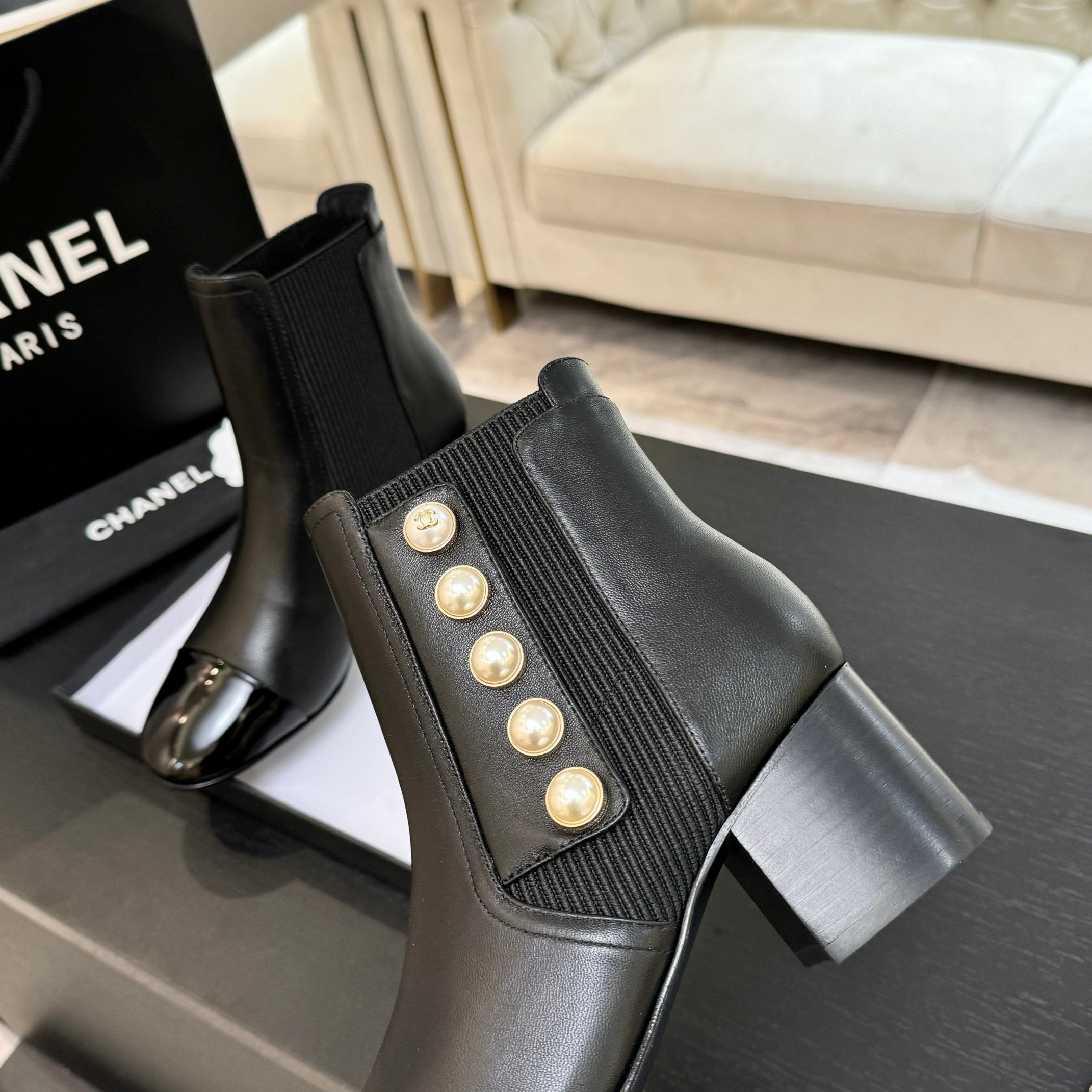 CC 25K FW Ankle Boots With Pearl 60mm Black Sheepskin 528388