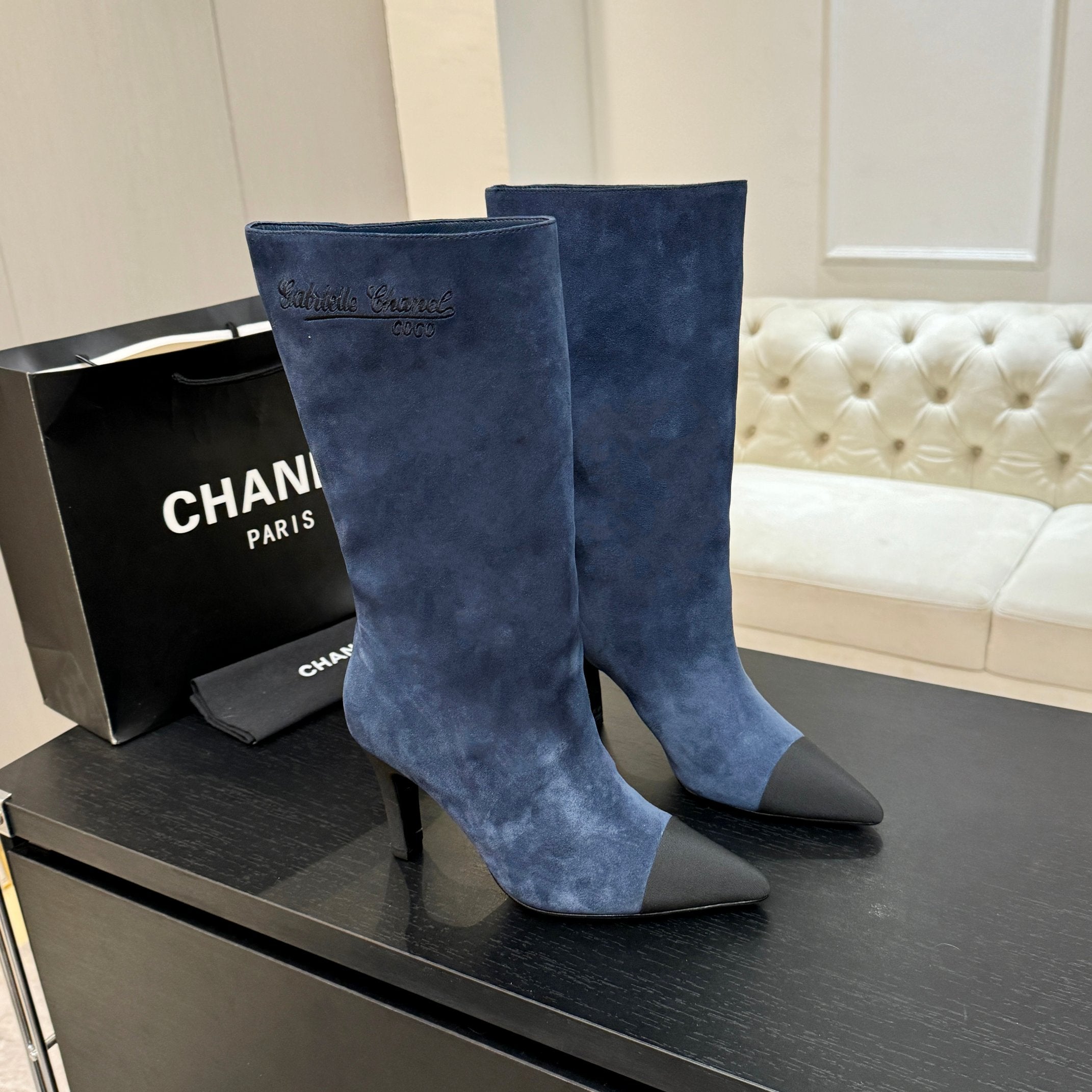 CC Gabrielle Chanel Boots 8.5cm Dark Blue Suede Black Fabric