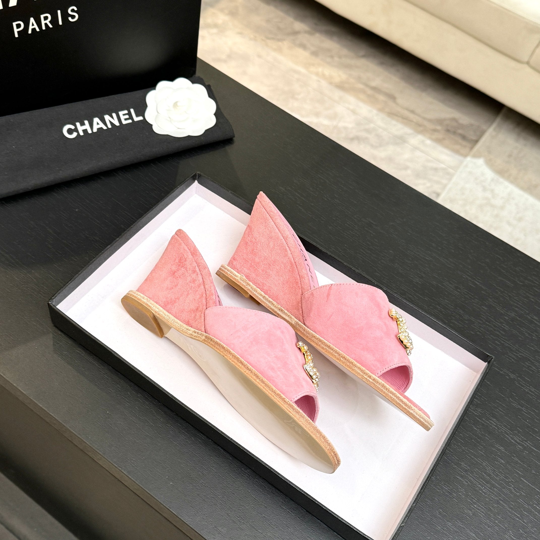 CC 26C Wedge Sandals Pink Gold Suede 672977
