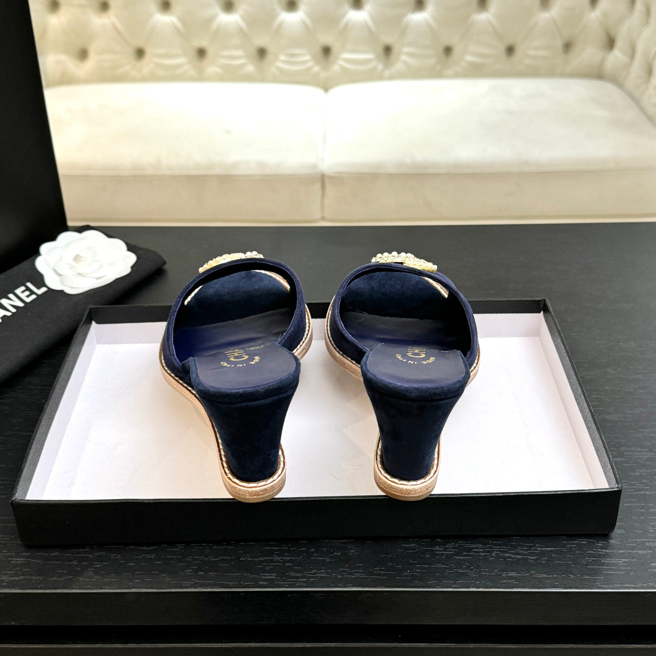 CC 26C Wedge Sandals Dark Blue Gold Suede 672978
