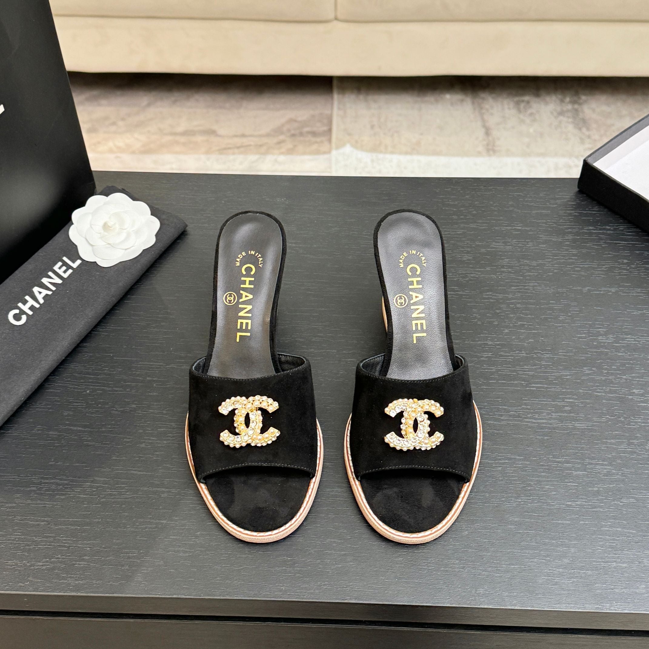 CC 26C Wedge Sandals Black Gold Suede 672979