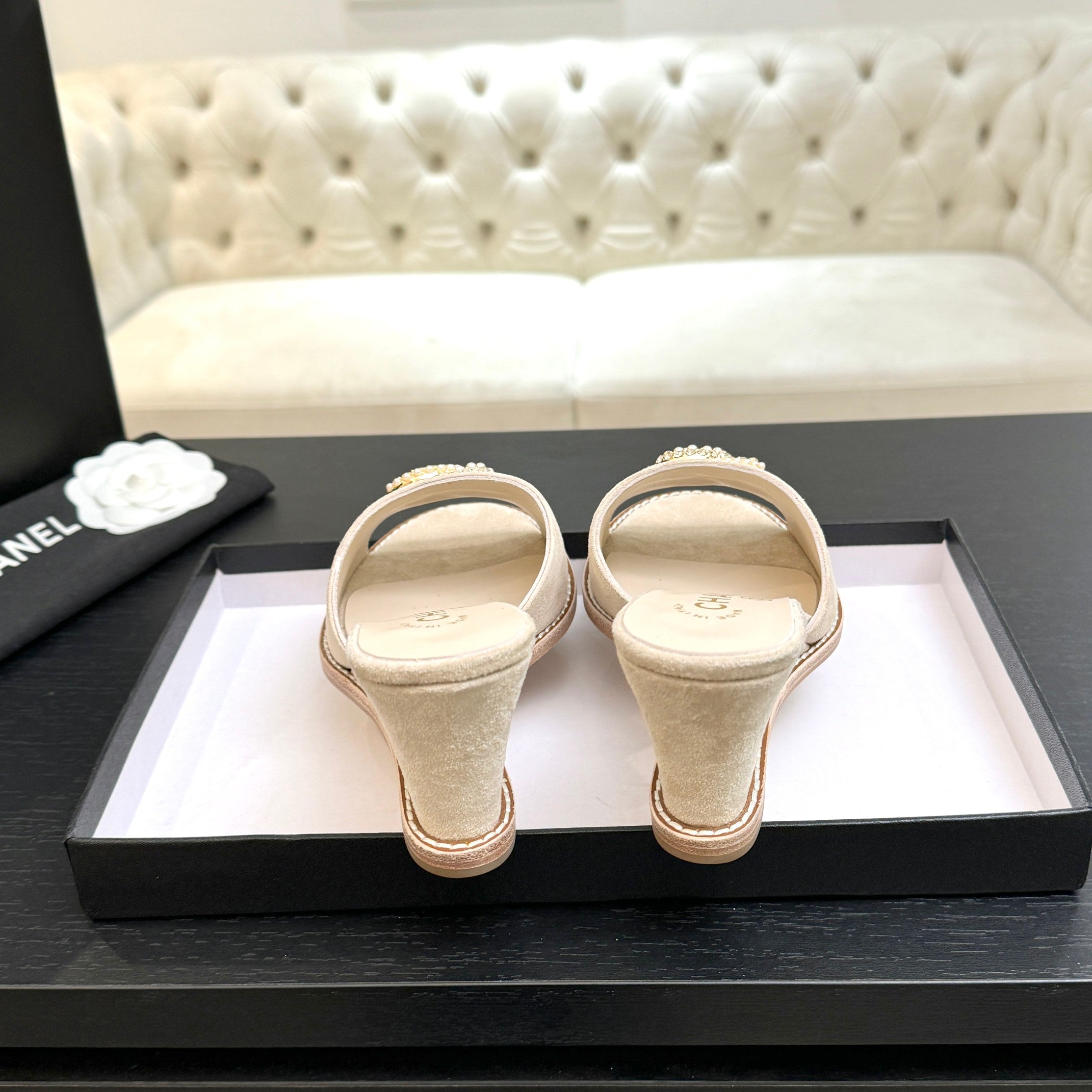 CC 26C Wedge Sandals Ivory Gold Suede 672982