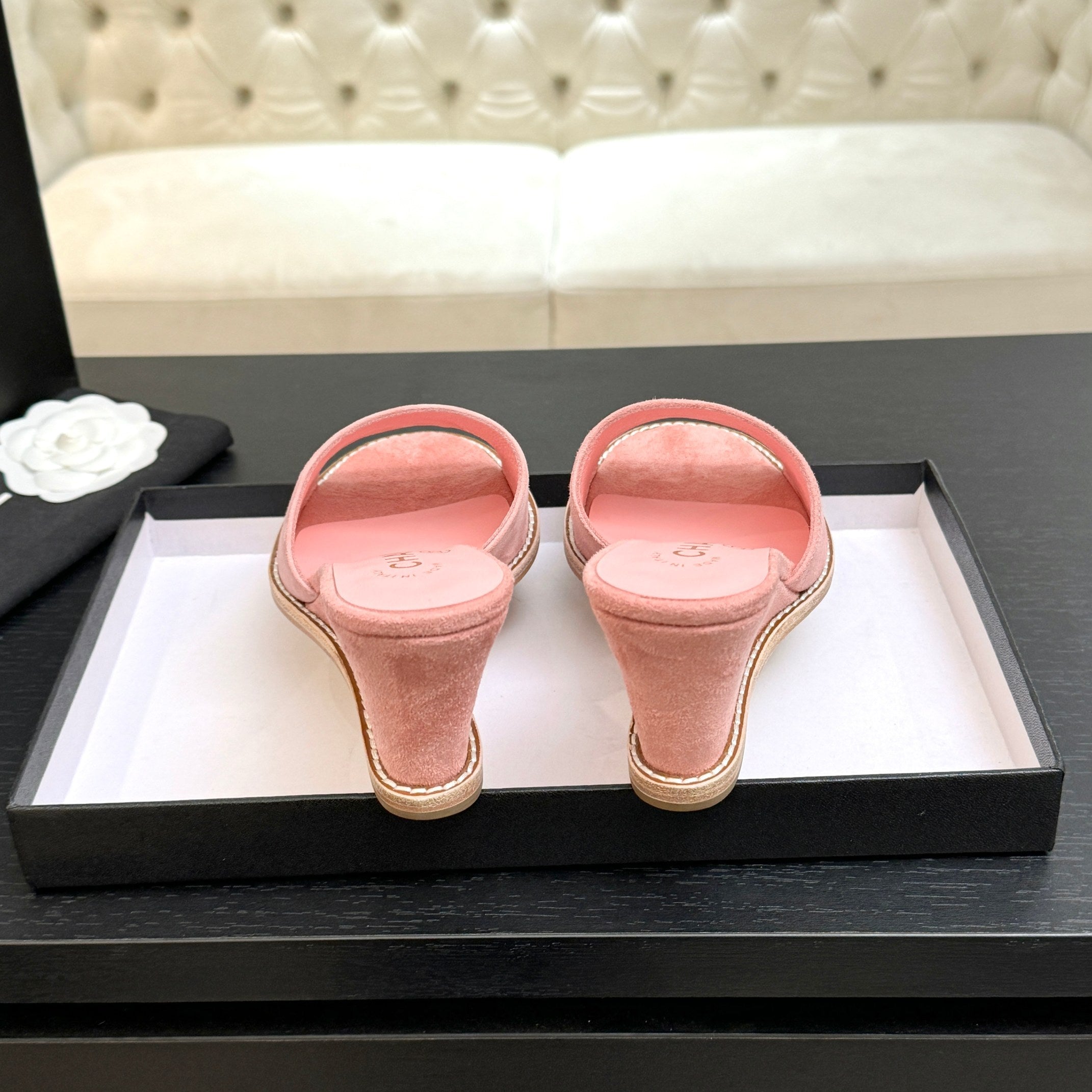 CC 26C Wedge Sandals Pink Suede 672985