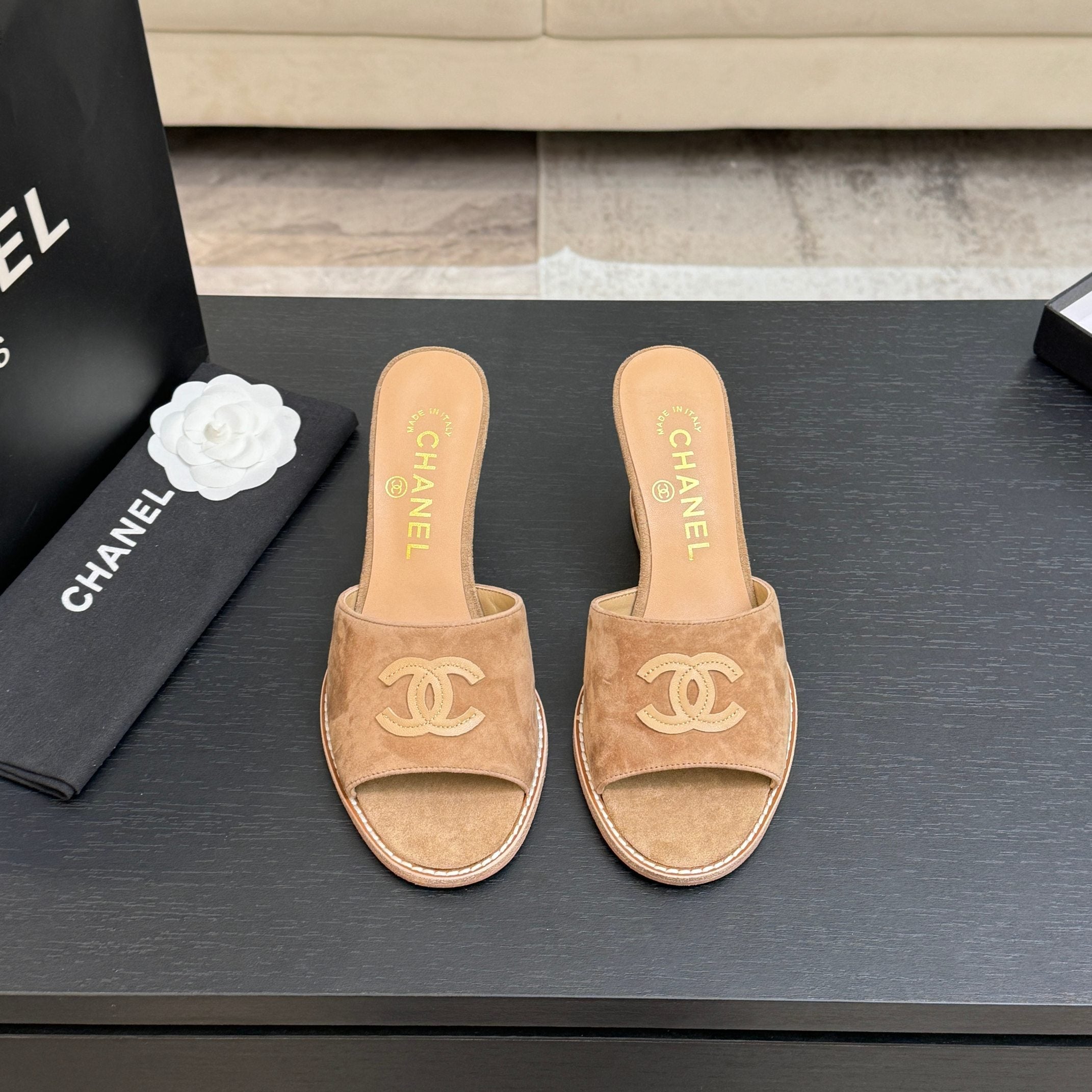 CC 26C Wedge Sandals Brown Suede 672987