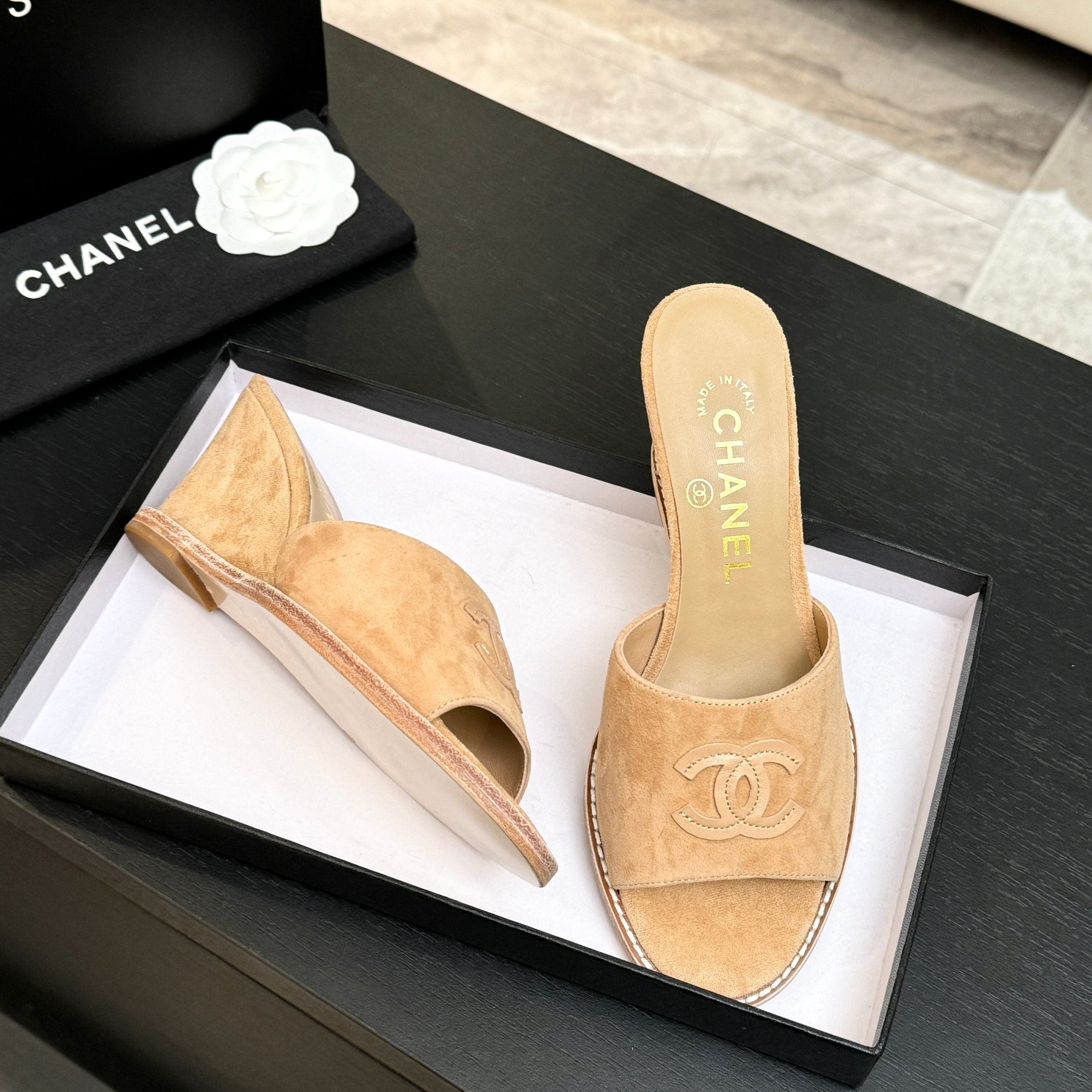 CC 26C Wedge Sandals Khahi Suede 672989