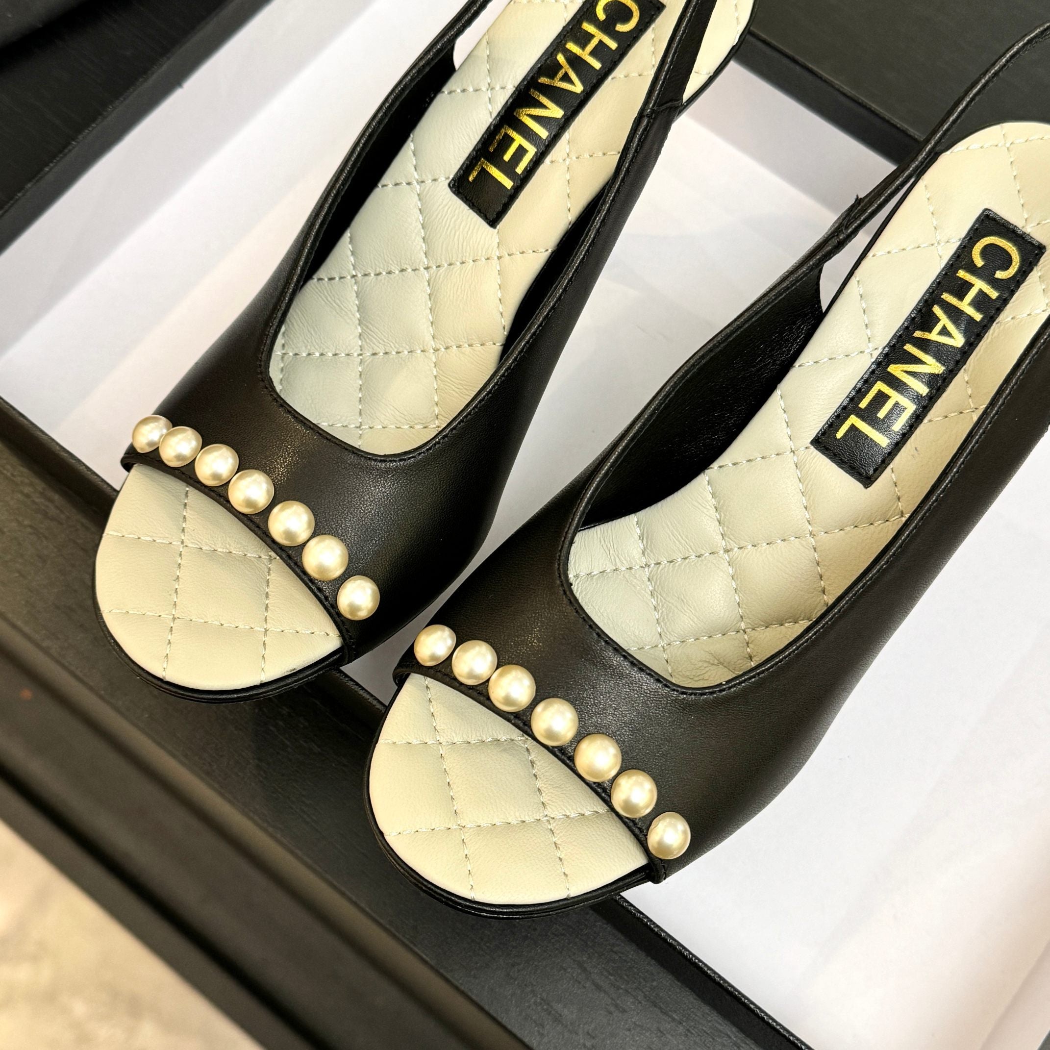 CC 26A Pearl Slingback Black Lambskin 672990