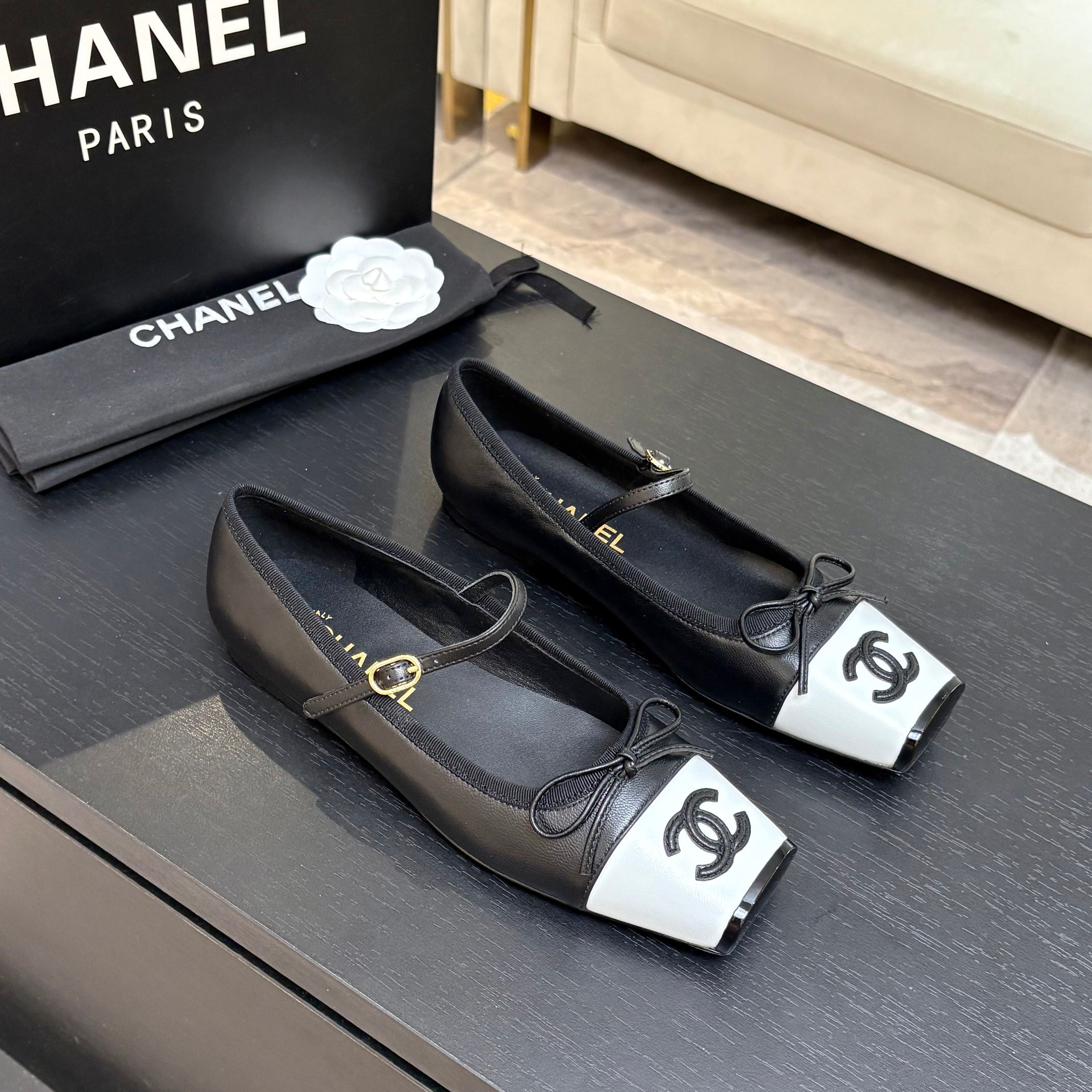 CC 26s Square Head Ballet Flat Black Leather 847243