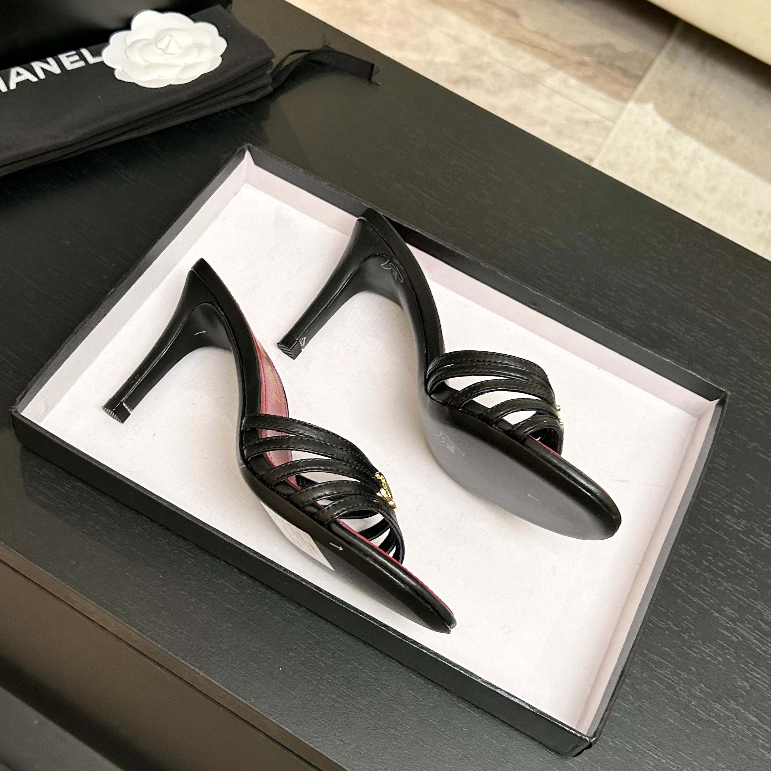 CC Métiers d’art 26s Mules 6cm Black Leather 847252