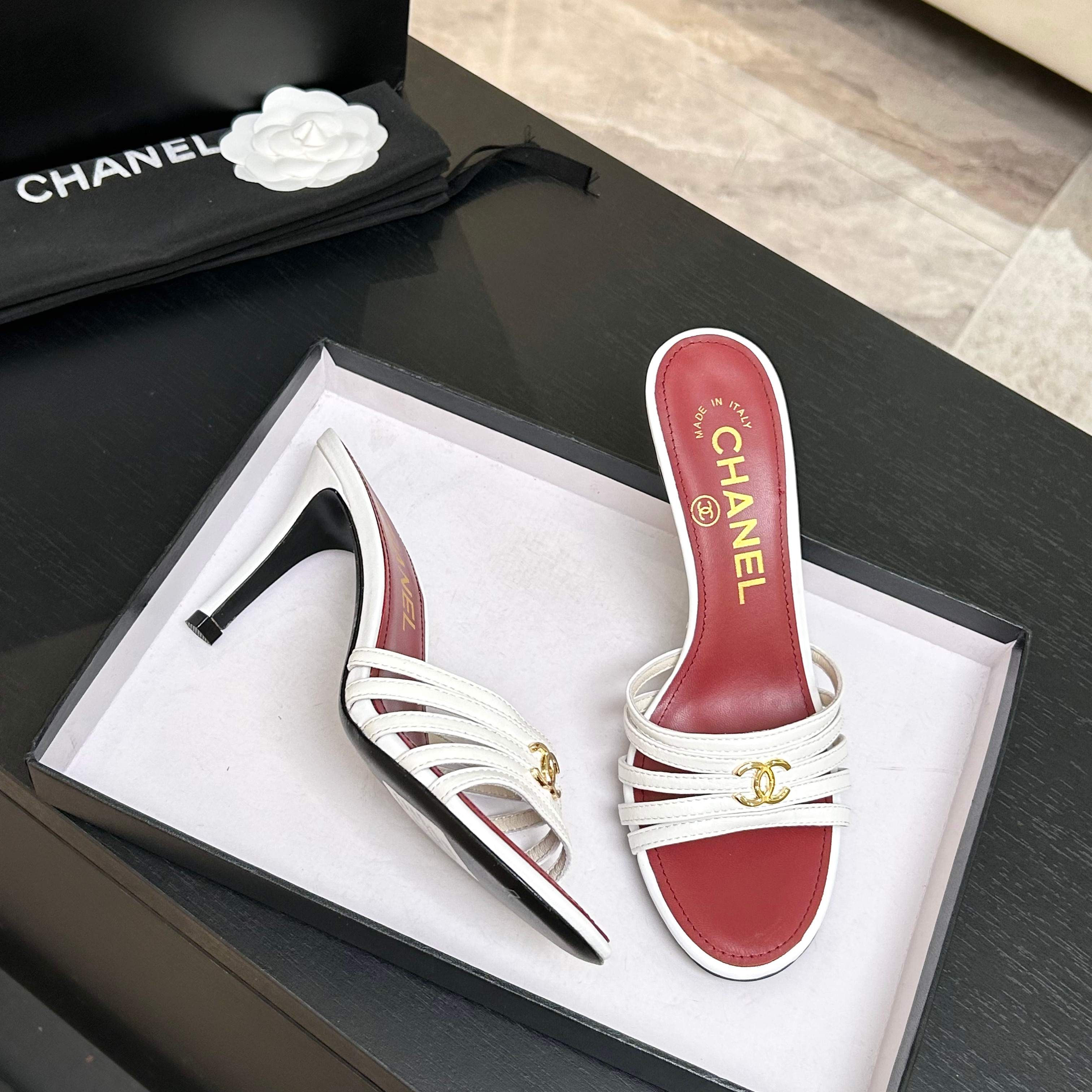 CC Métiers d’art 26s Mules 6cm White Leather 847253