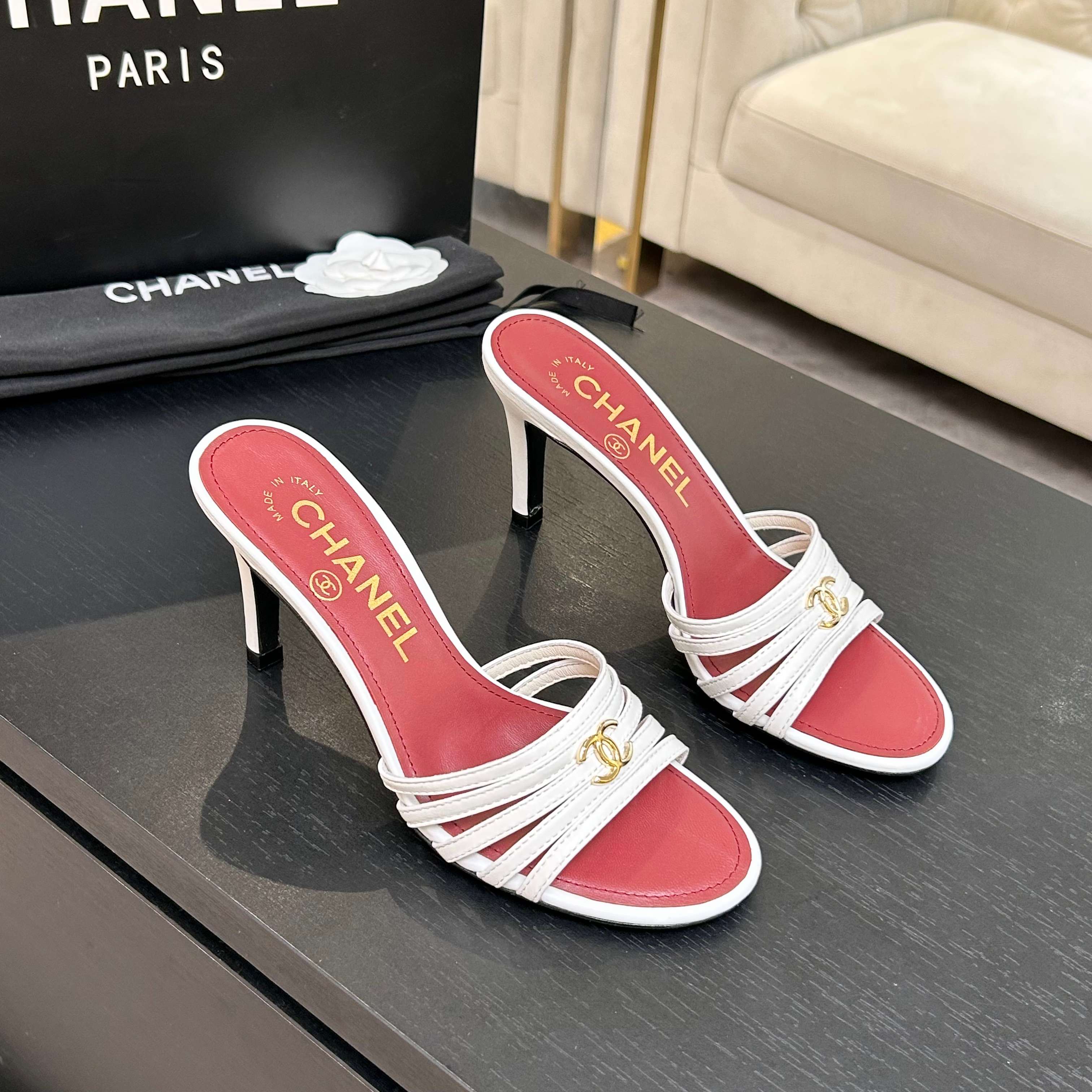 CC Métiers d’art 26s Mules 6cm White Leather 847253
