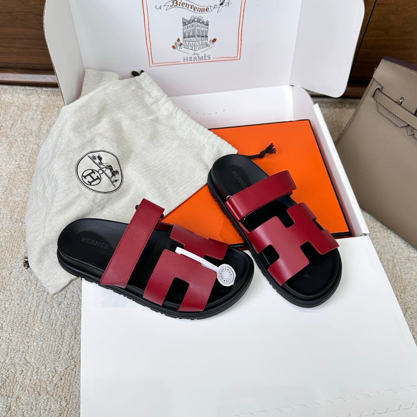 HM Chypre Sandal Black Red Leather 862400