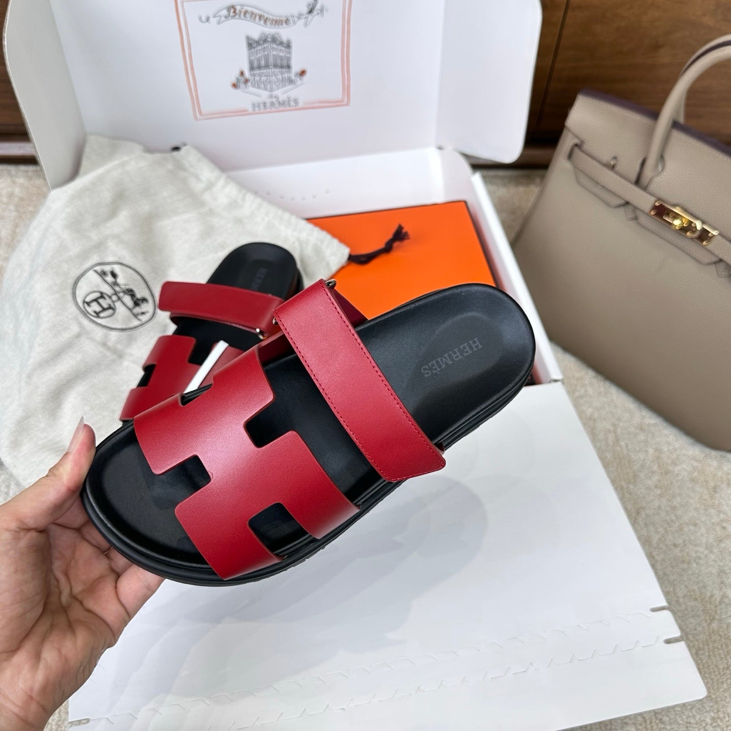HM Chypre Sandal Black Red Leather 862400