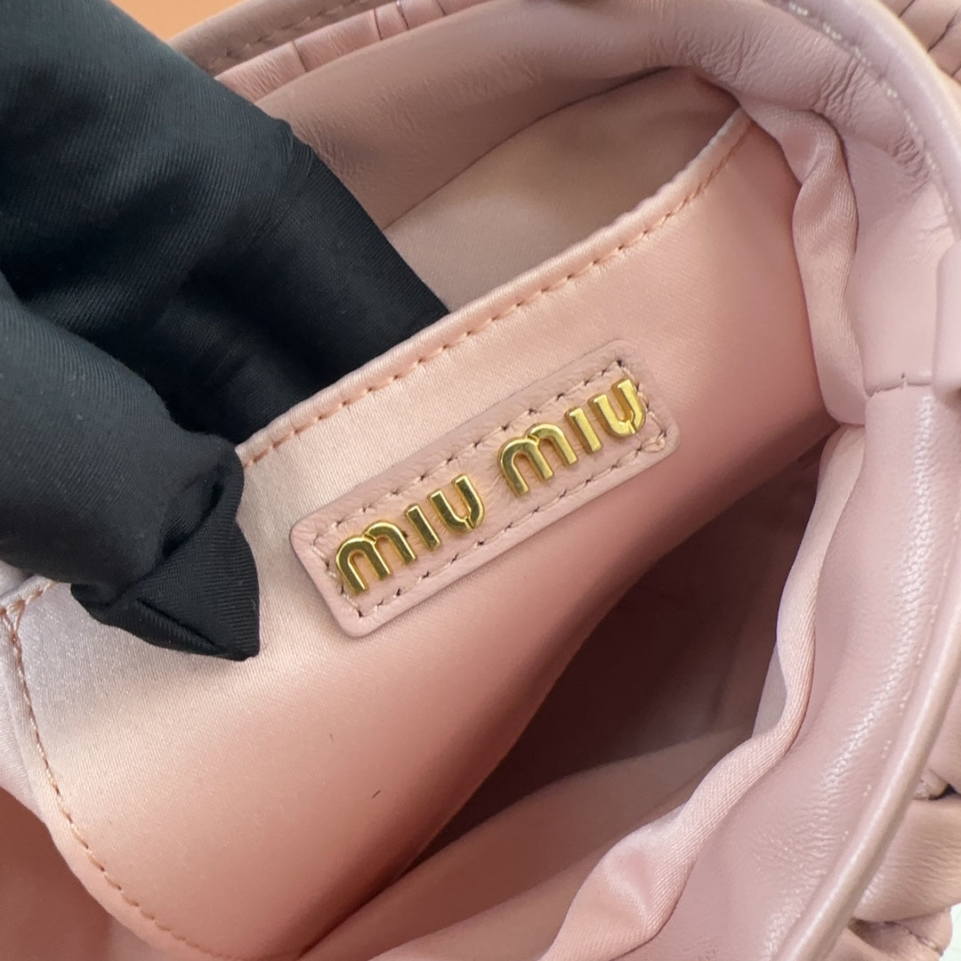 Matelassé Handbag 20 In Light Pink Lambskin
