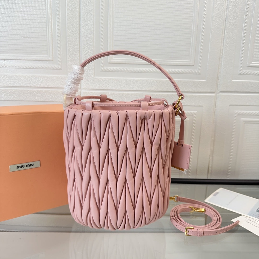 Matelassé Handbag 20 In Light Pink Lambskin