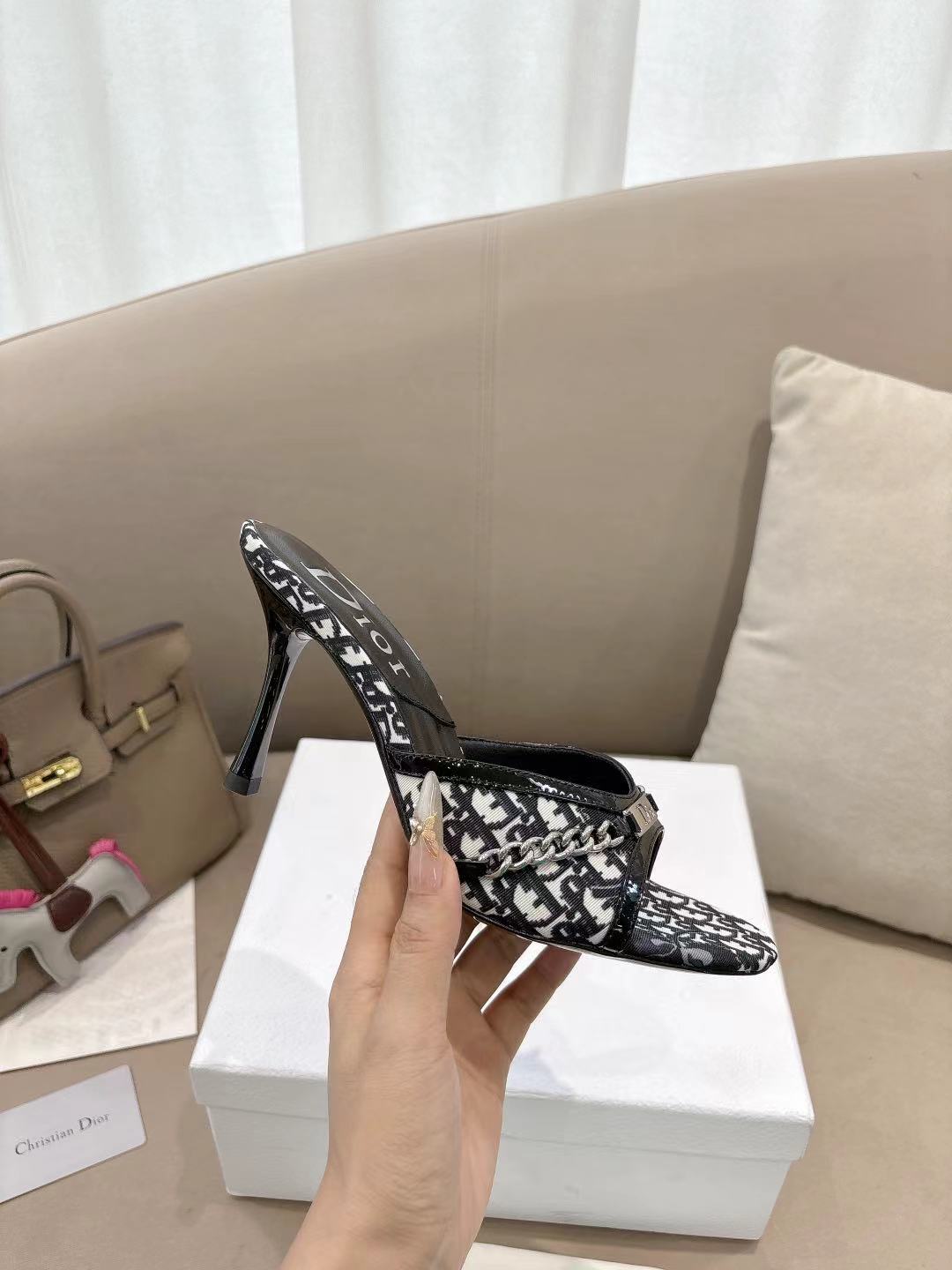CD 26s Open Toe Mules 8.5cm White Black Oblique Canvas Chain Leather 116940