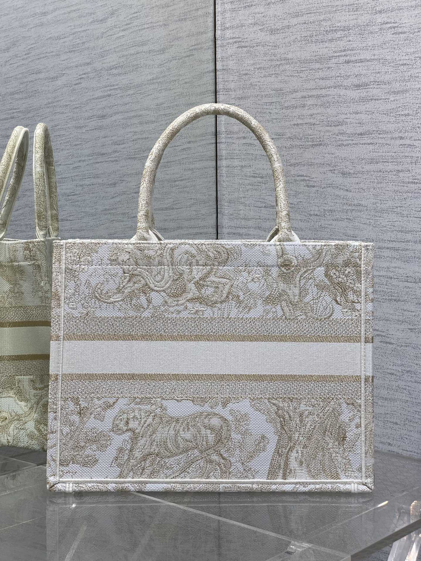 CD Medium Dior Book Tote Tiger Motif White Beige Cotton