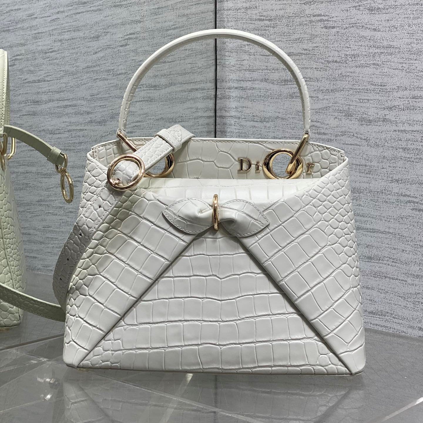 CD 26SS Bow-Adorned Bag White Glossy Crocodile Pattern Embossed Calfskin 272525